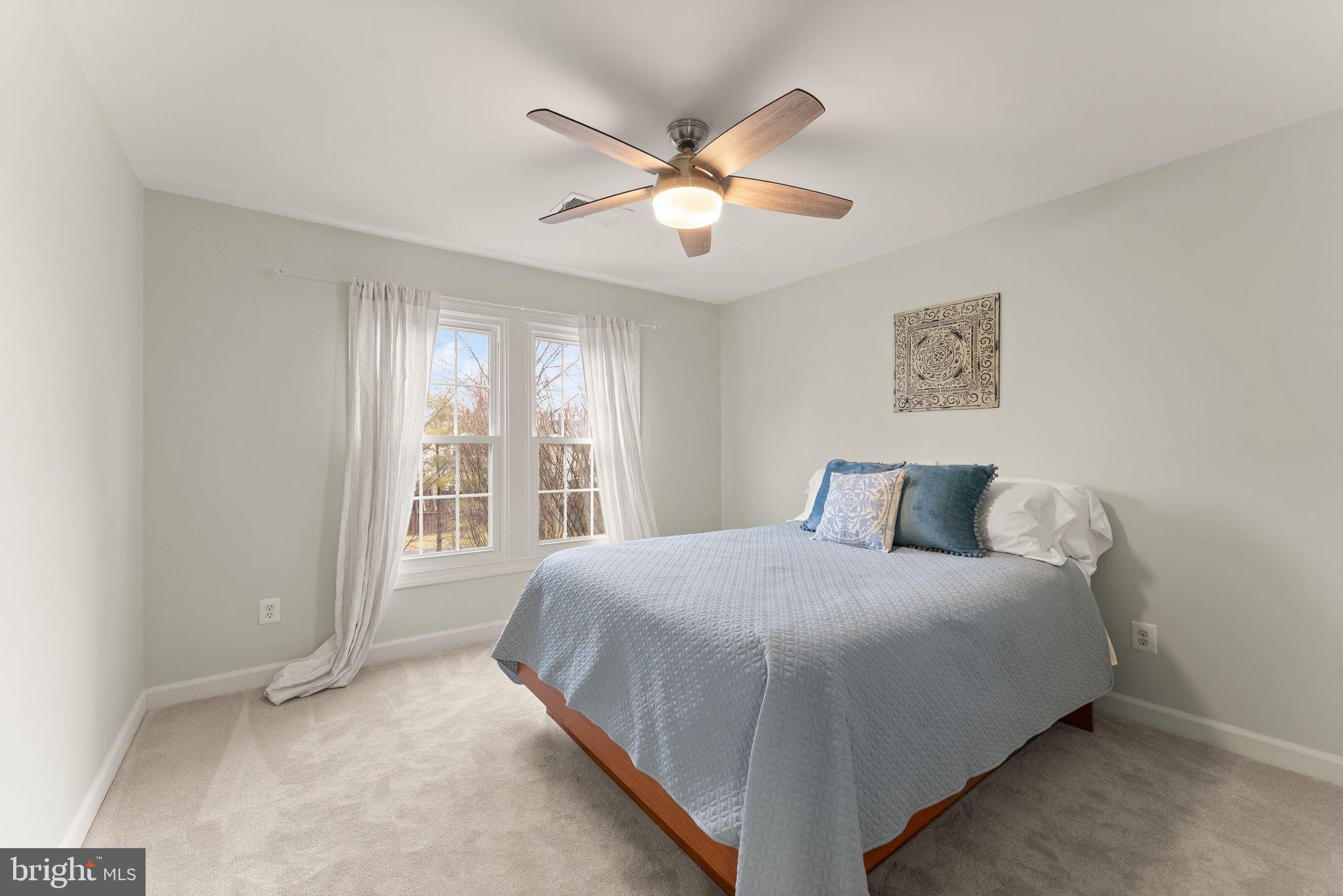 ASHBURN FARM - Residential