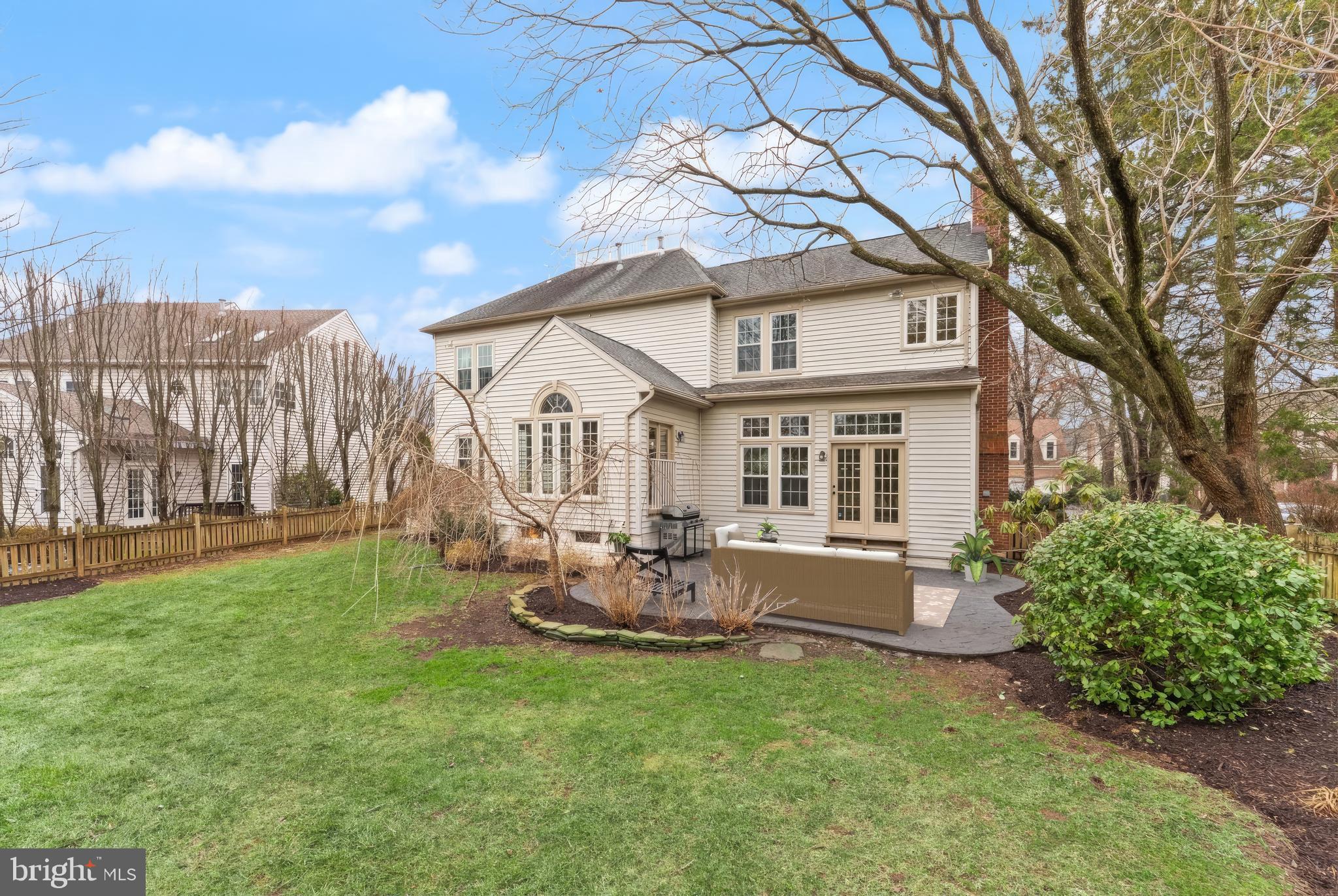 ASHBURN FARM - Residential