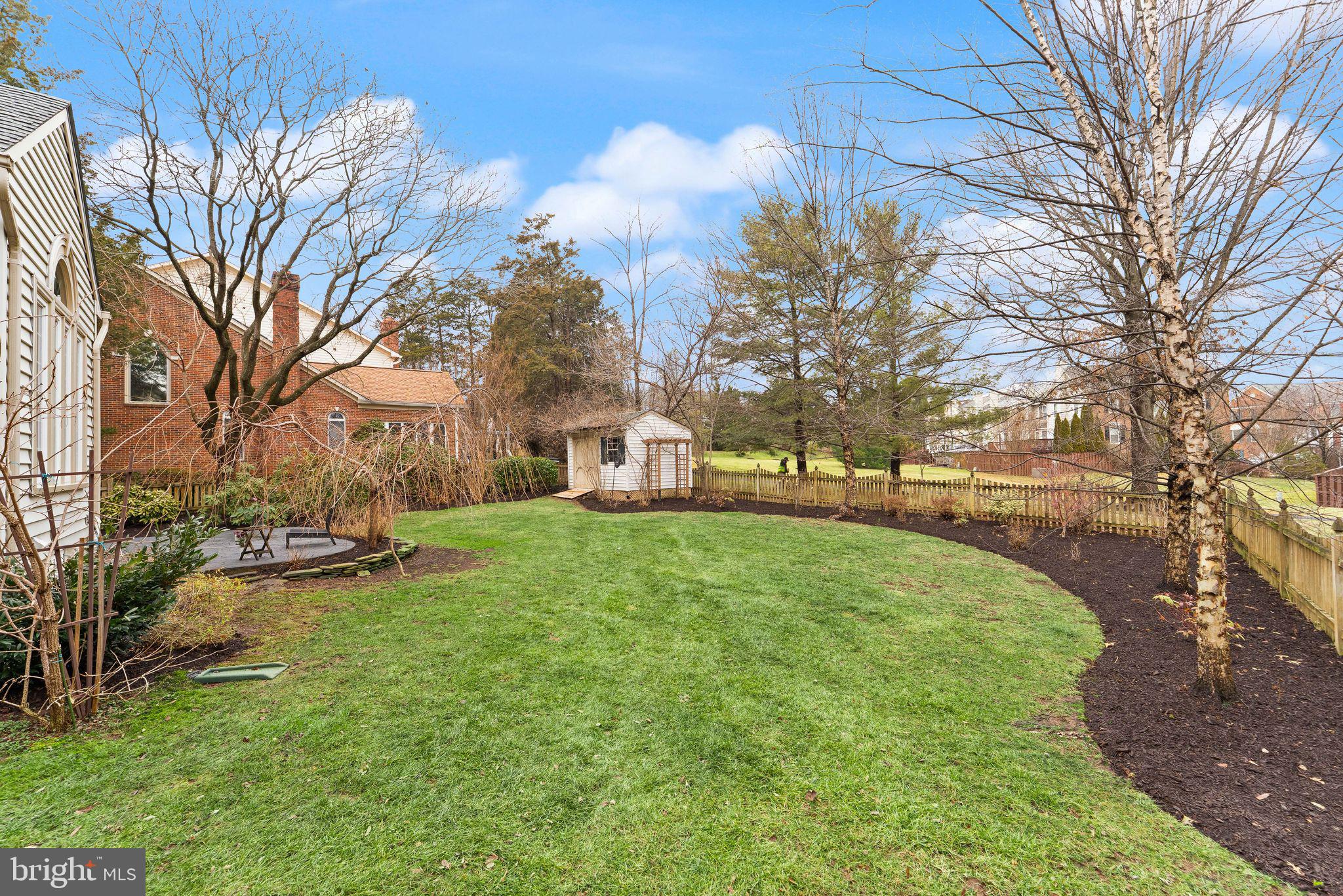 ASHBURN FARM - Residential