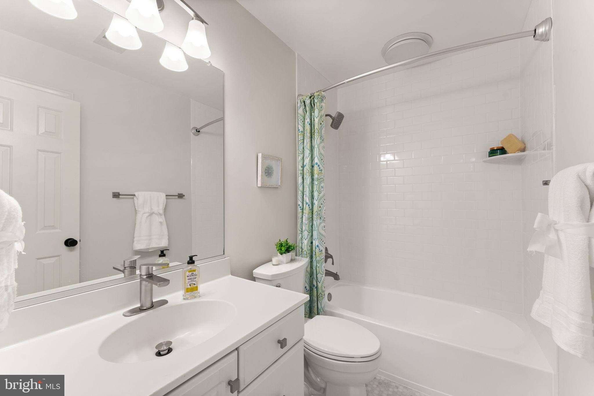 ASHBURN FARM - Residential