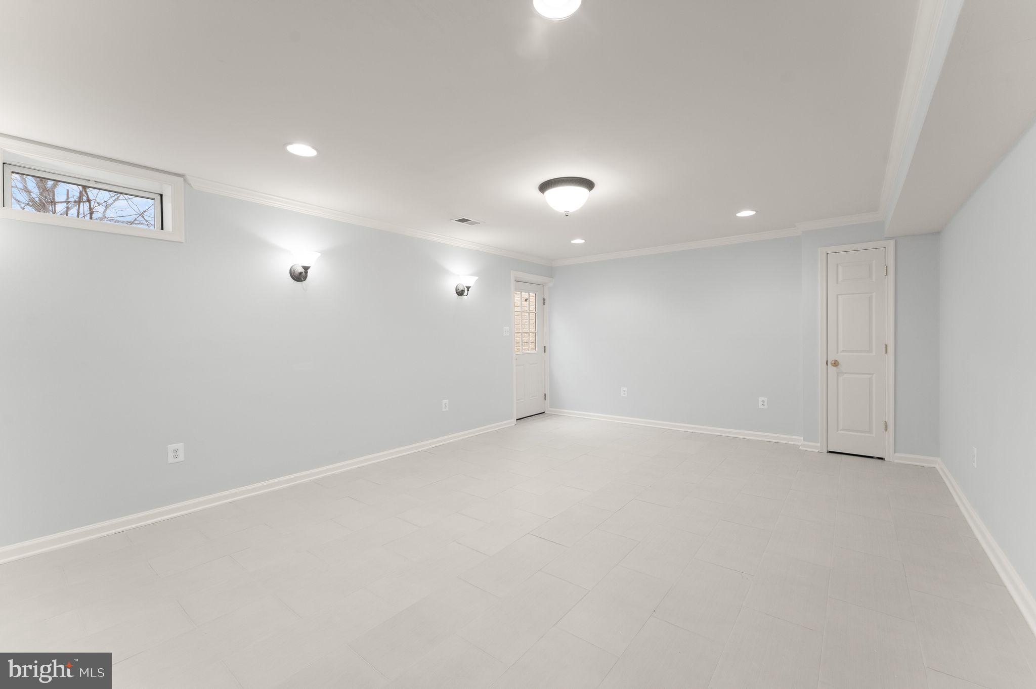 ASHBURN FARM - Residential