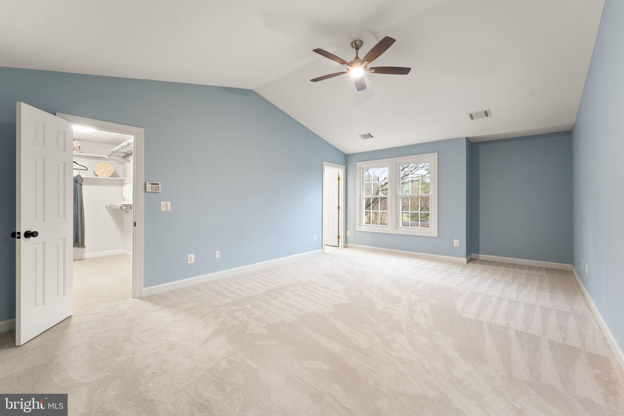 ASHBURN FARM - Residential