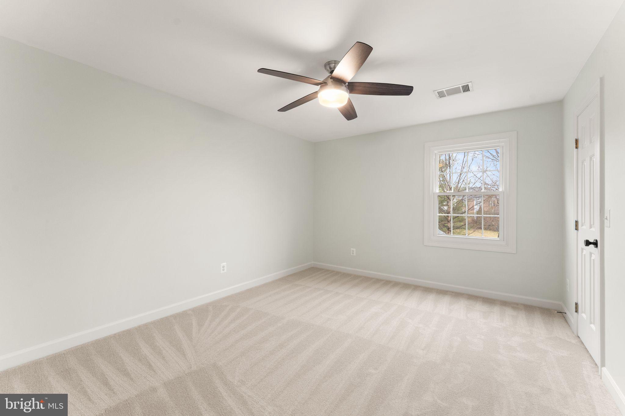 ASHBURN FARM - Residential