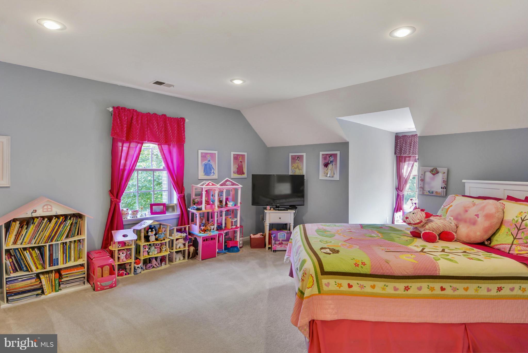 LAKE POTOMAC - Residential