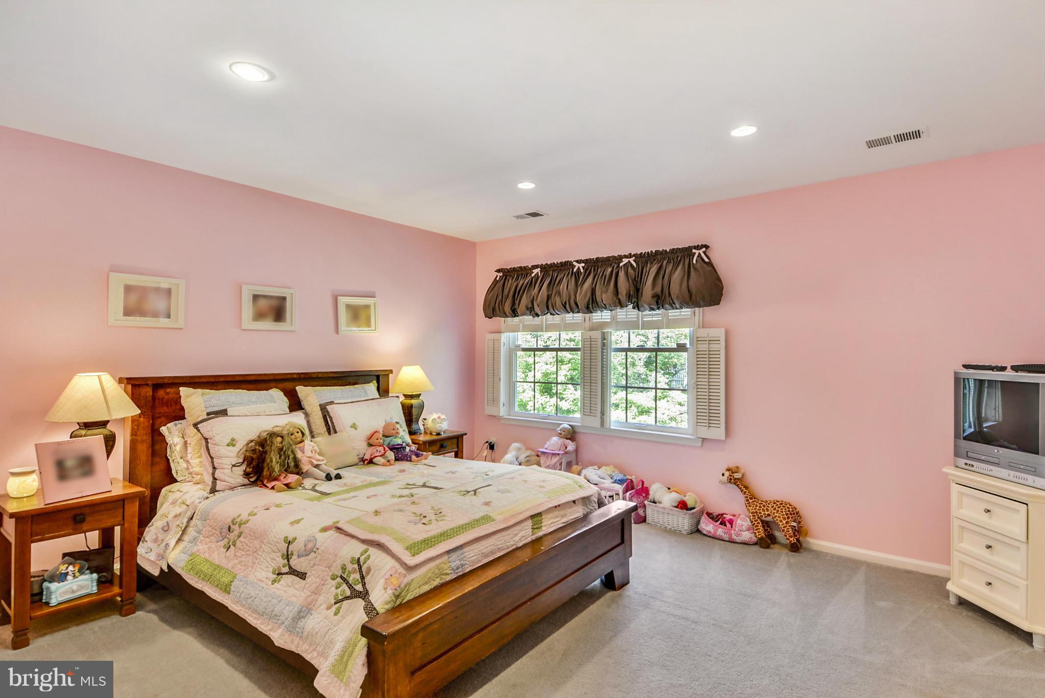 LAKE POTOMAC - Residential