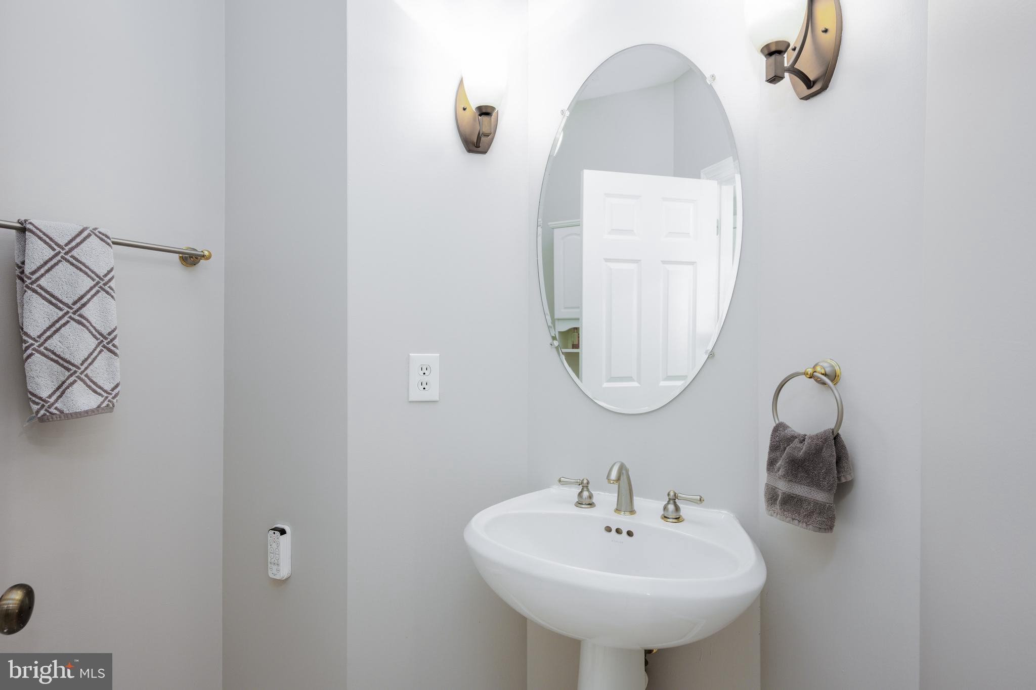 WILLOWS OF POTOMAC - Residential