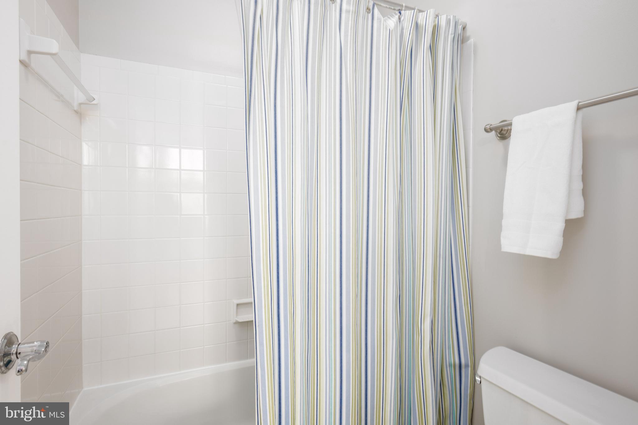 WILLOWS OF POTOMAC - Residential