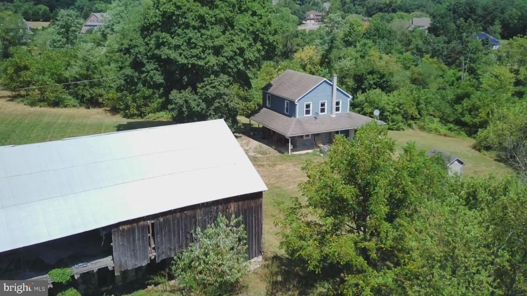 Photo of 36 King Drive, CARLISLE, PA 17015 (MLS # PACB2047612)