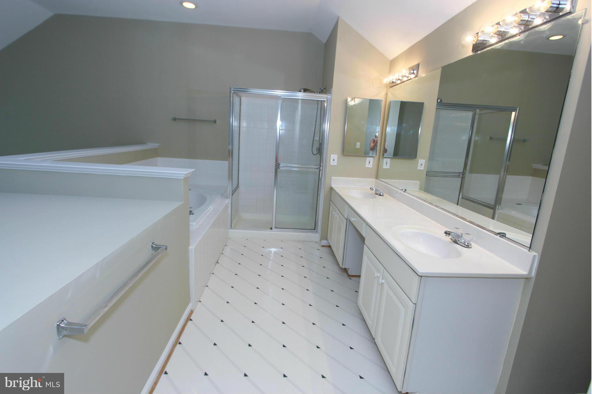 LIFESTYLE AT SULLY STATION - Residential