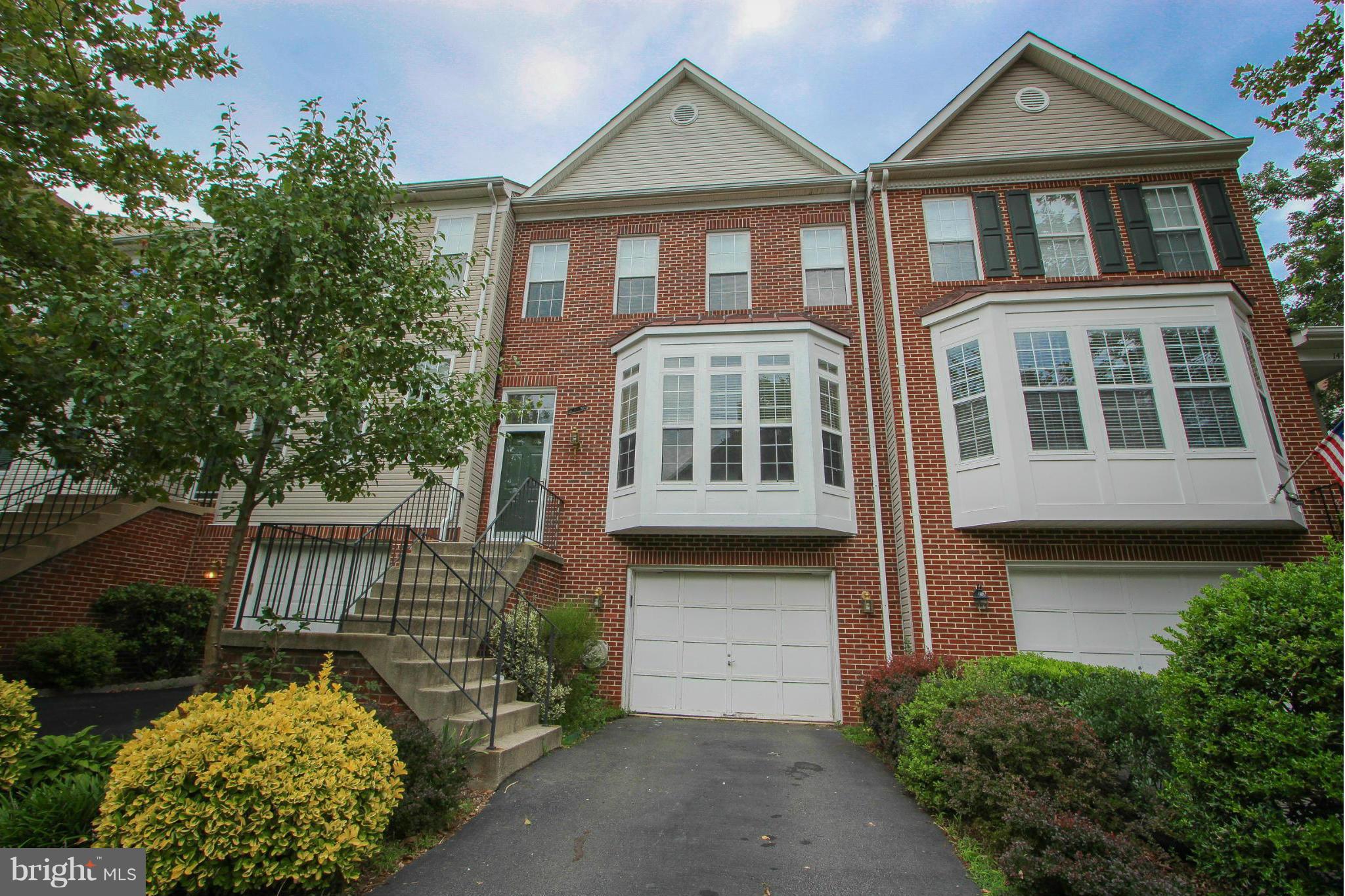 LIFESTYLE AT SULLY STATION - Residential