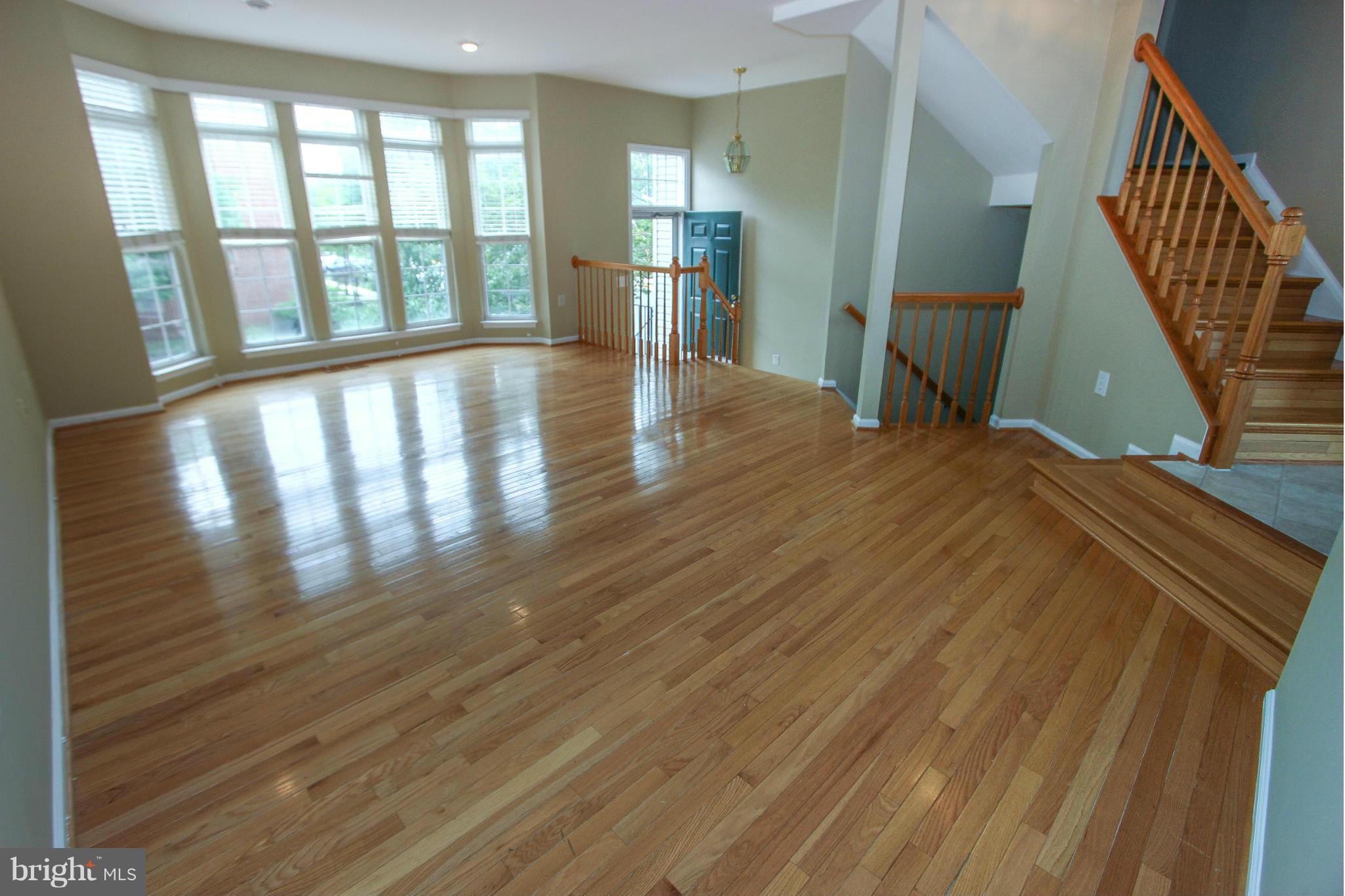 LIFESTYLE AT SULLY STATION - Residential