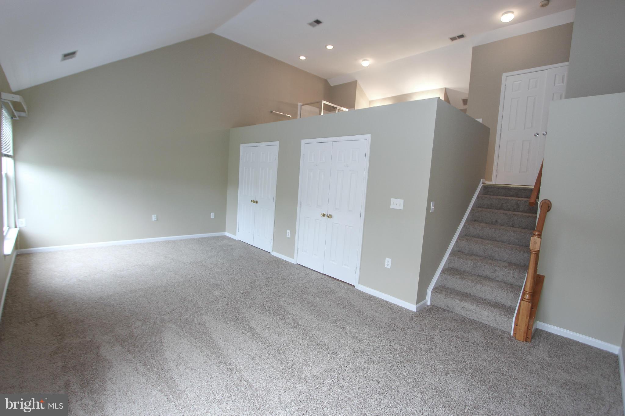 LIFESTYLE AT SULLY STATION - Residential