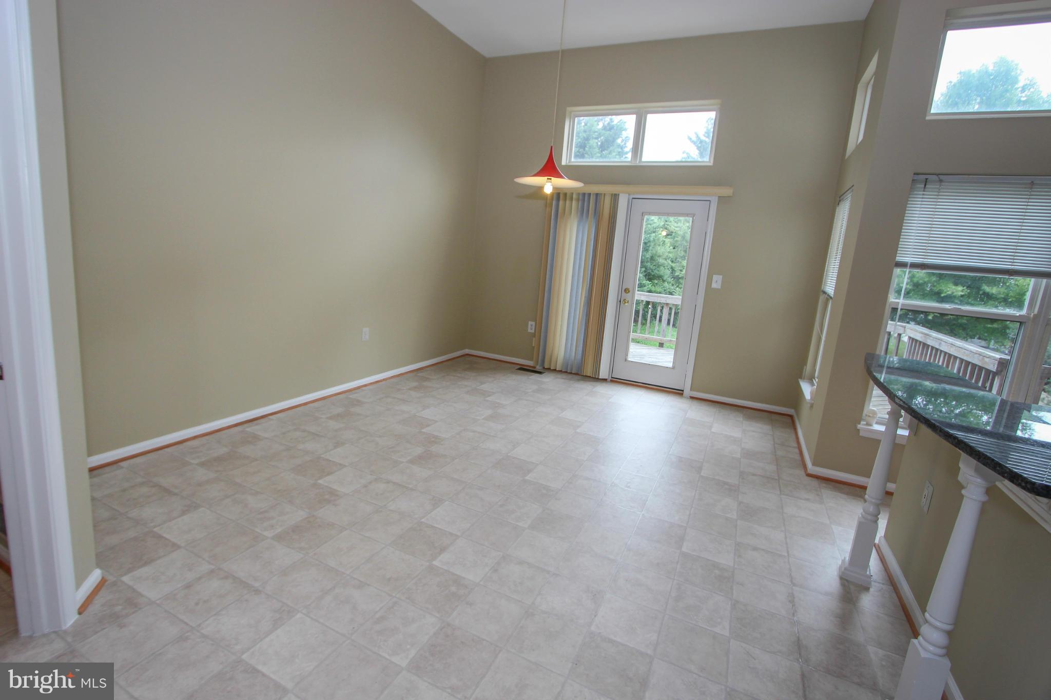 LIFESTYLE AT SULLY STATION - Residential