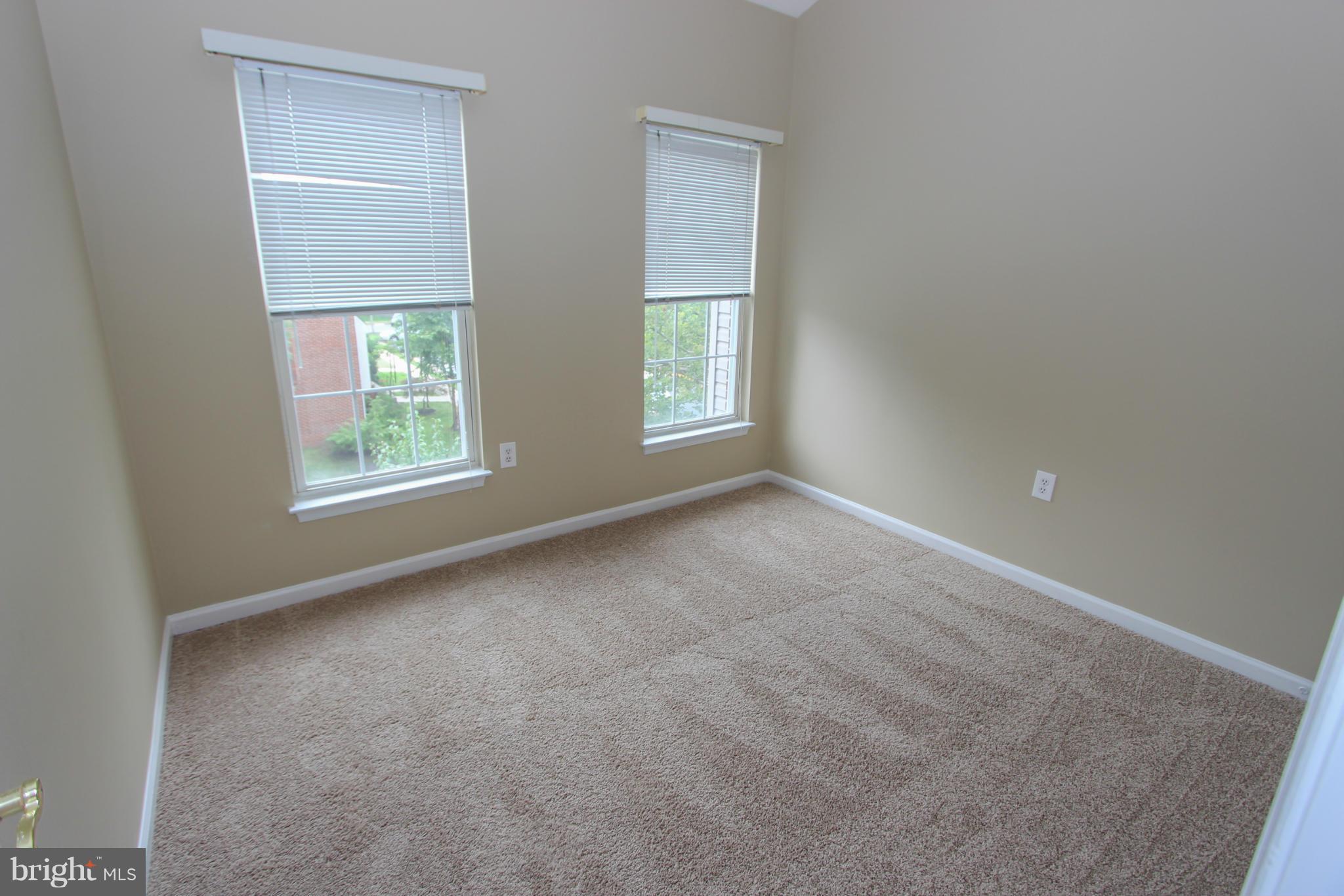 LIFESTYLE AT SULLY STATION - Residential