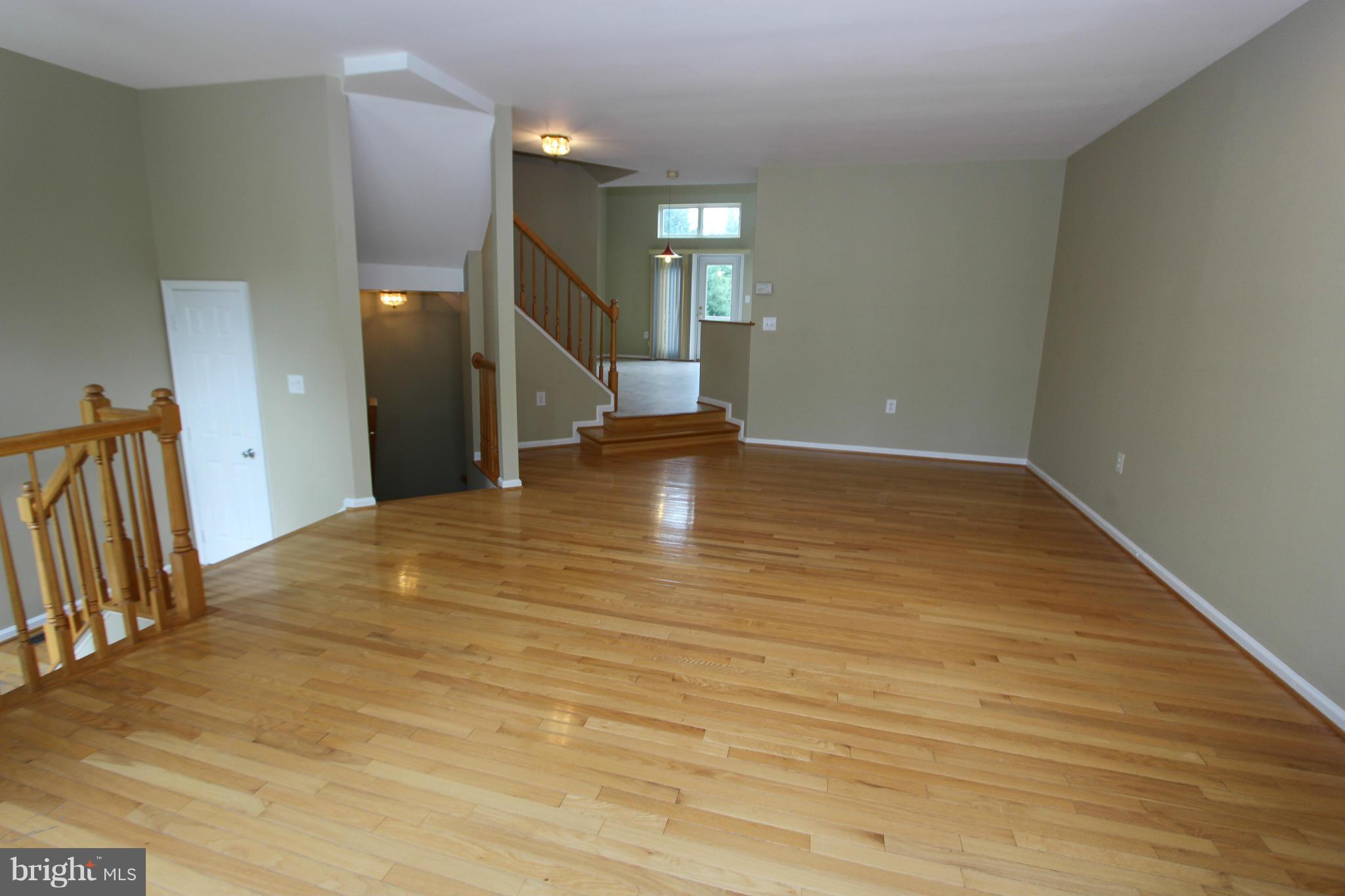 LIFESTYLE AT SULLY STATION - Residential