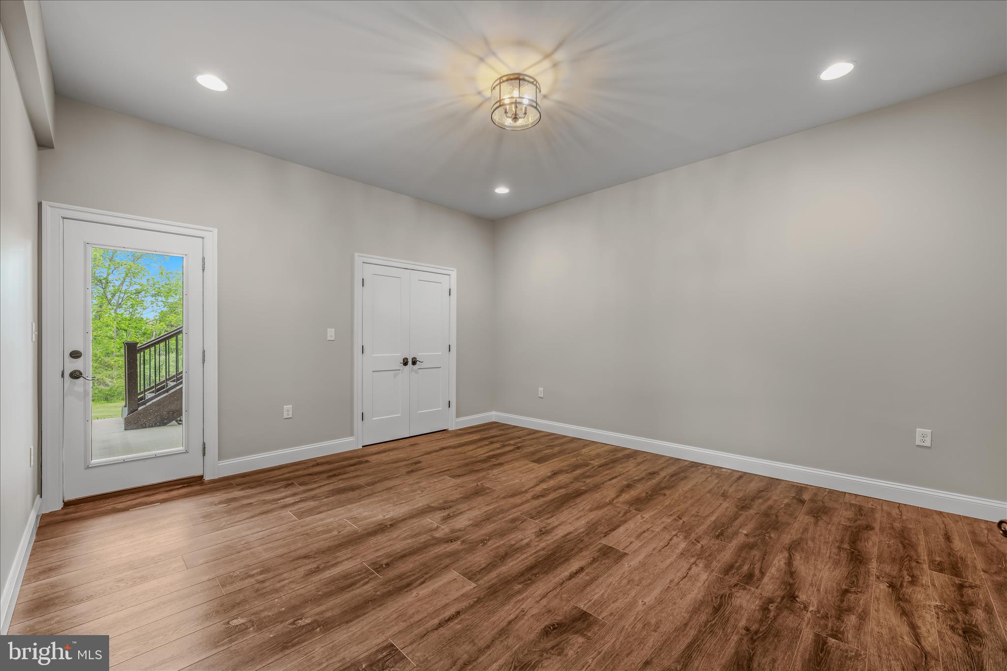 GREYSTONE ON THE OPEQUON - Residential