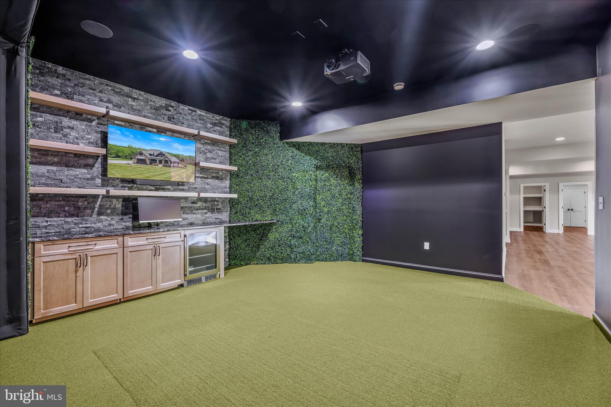 GREYSTONE ON THE OPEQUON - Residential
