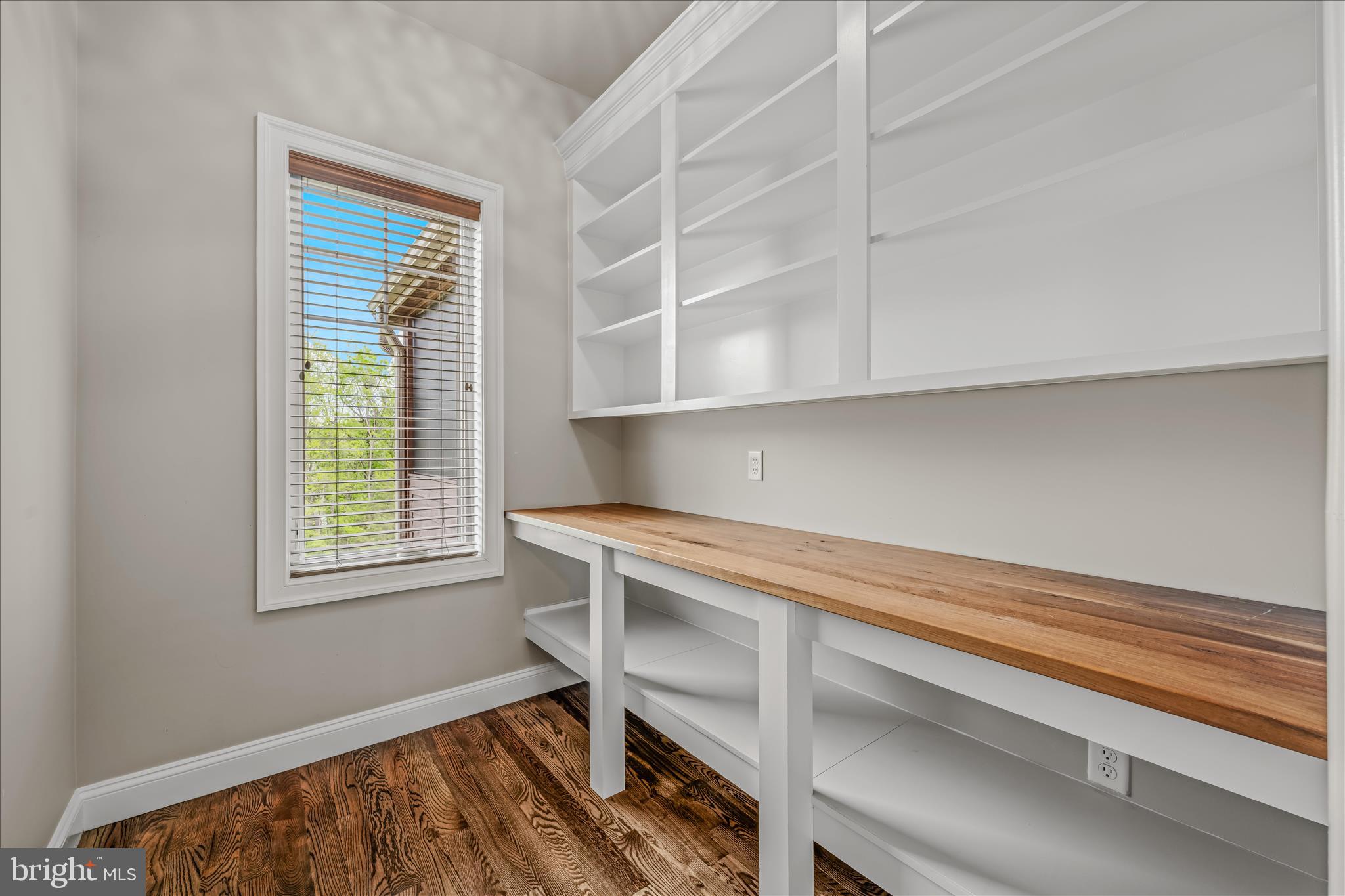 GREYSTONE ON THE OPEQUON - Residential