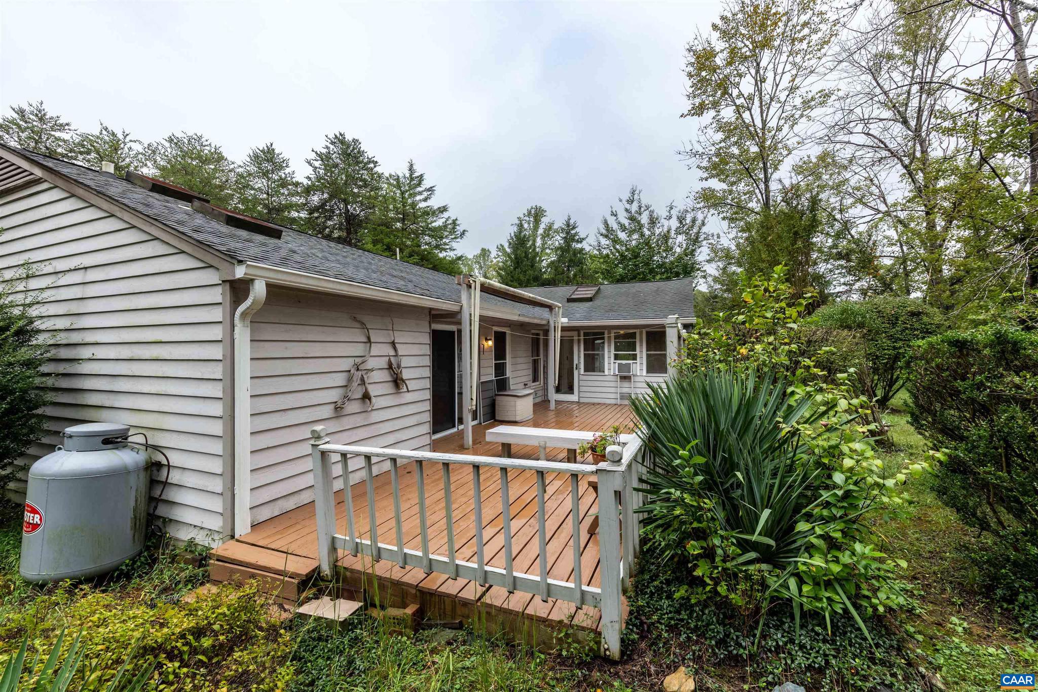 LAKE MONTICELLO - Residential