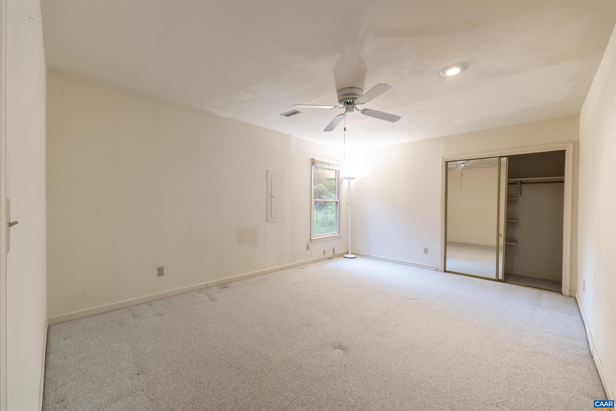 LAKE MONTICELLO - Residential