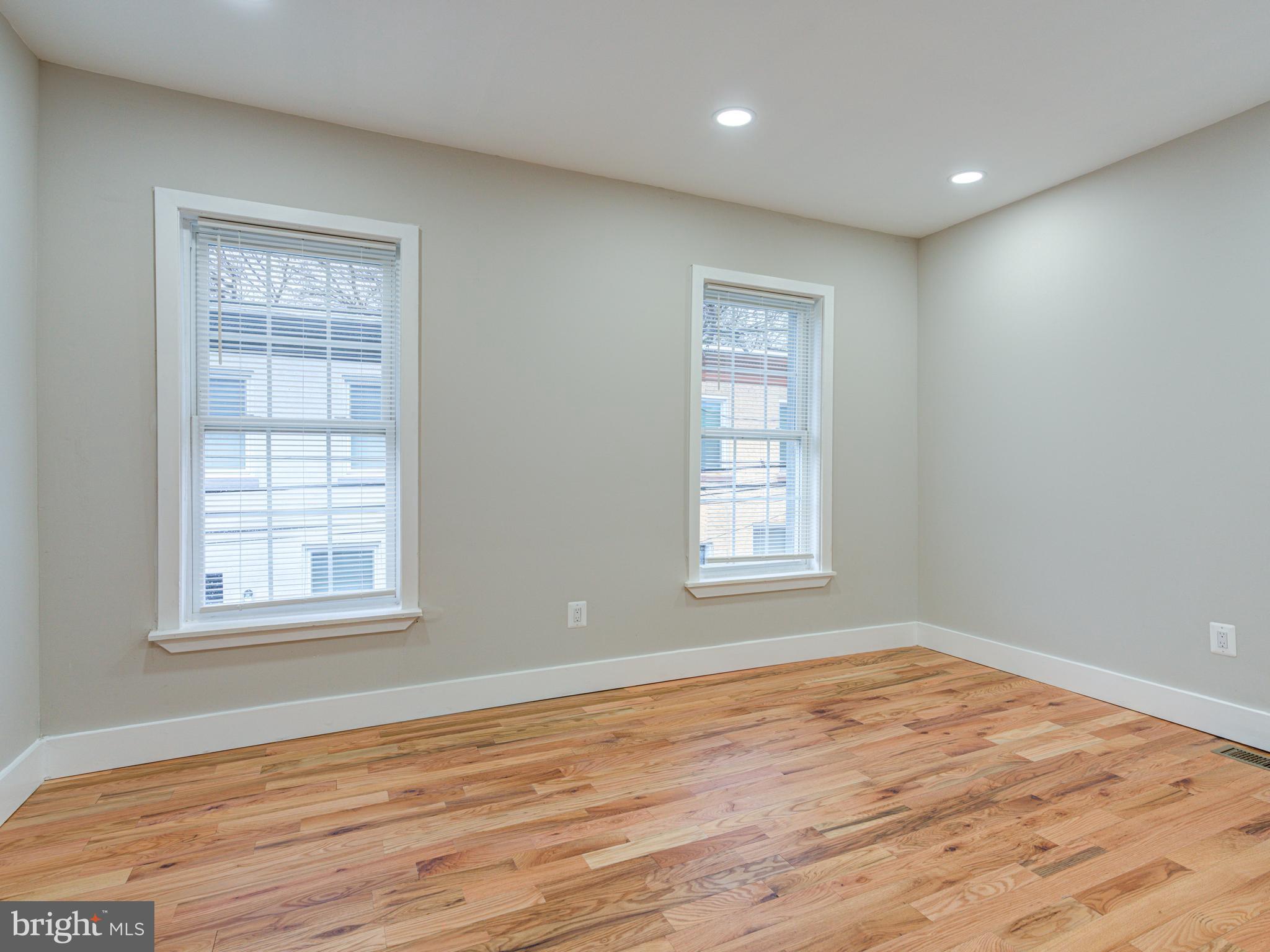 PORT RICHMOND - Residential