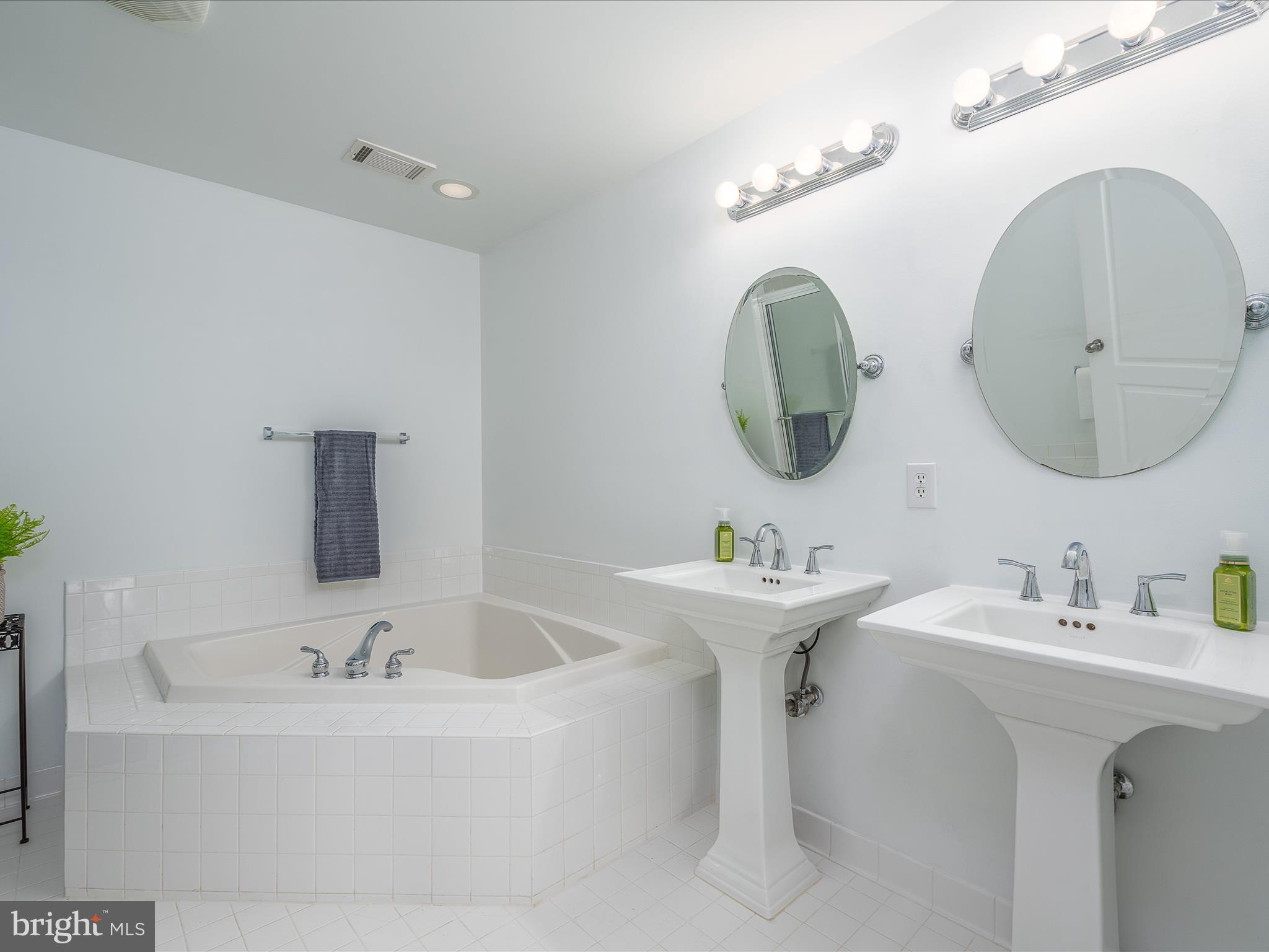 HAMMONDS MILL - Residential