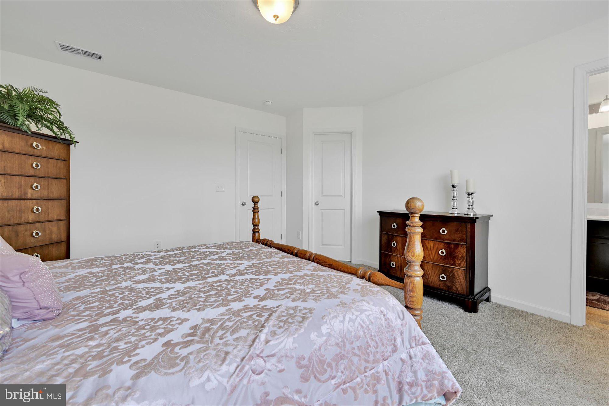 KINGS COURT AT BROWNSTONE - Residential