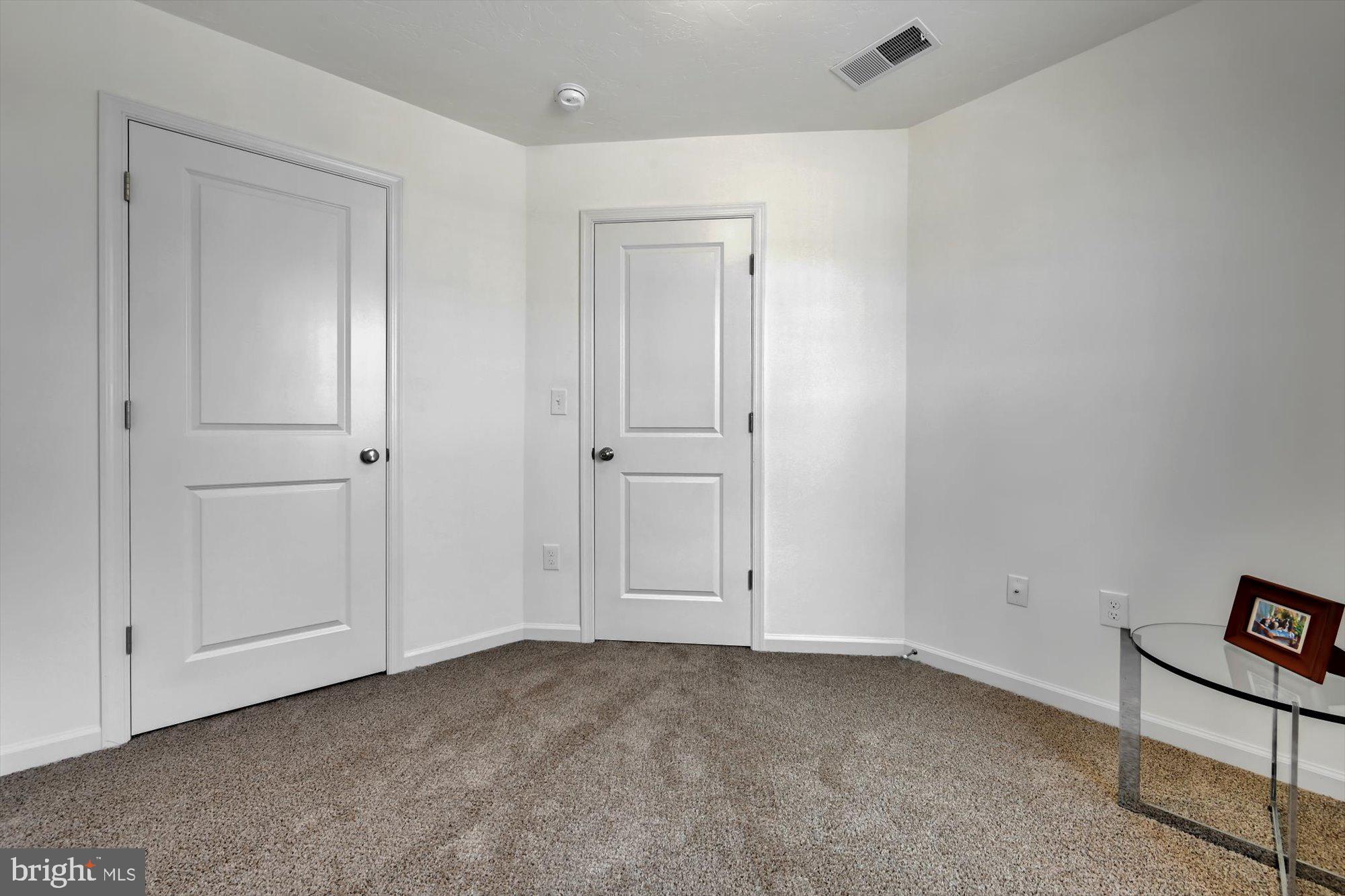 KINGS COURT AT BROWNSTONE - Residential