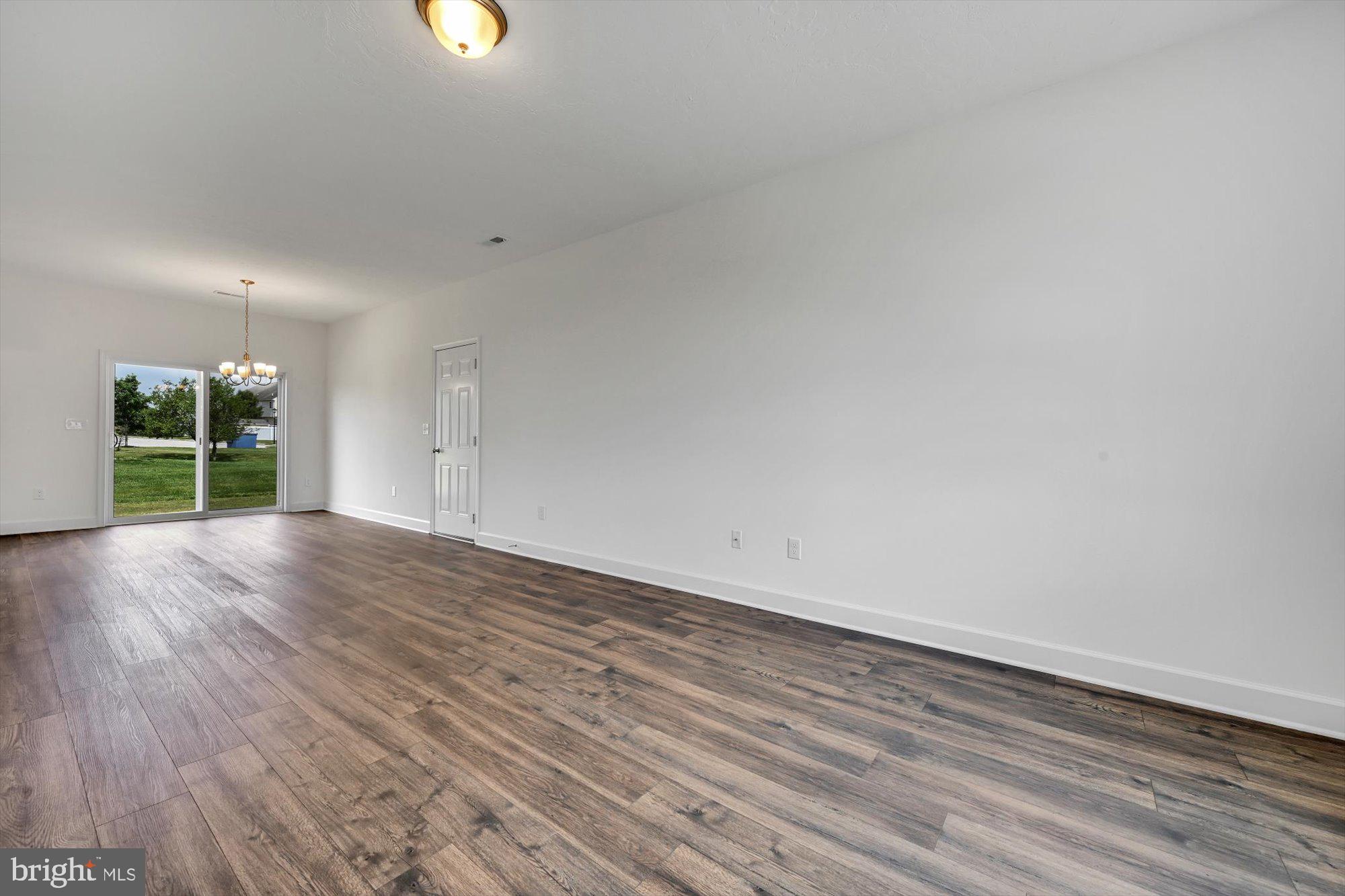 KINGS COURT AT BROWNSTONE - Residential