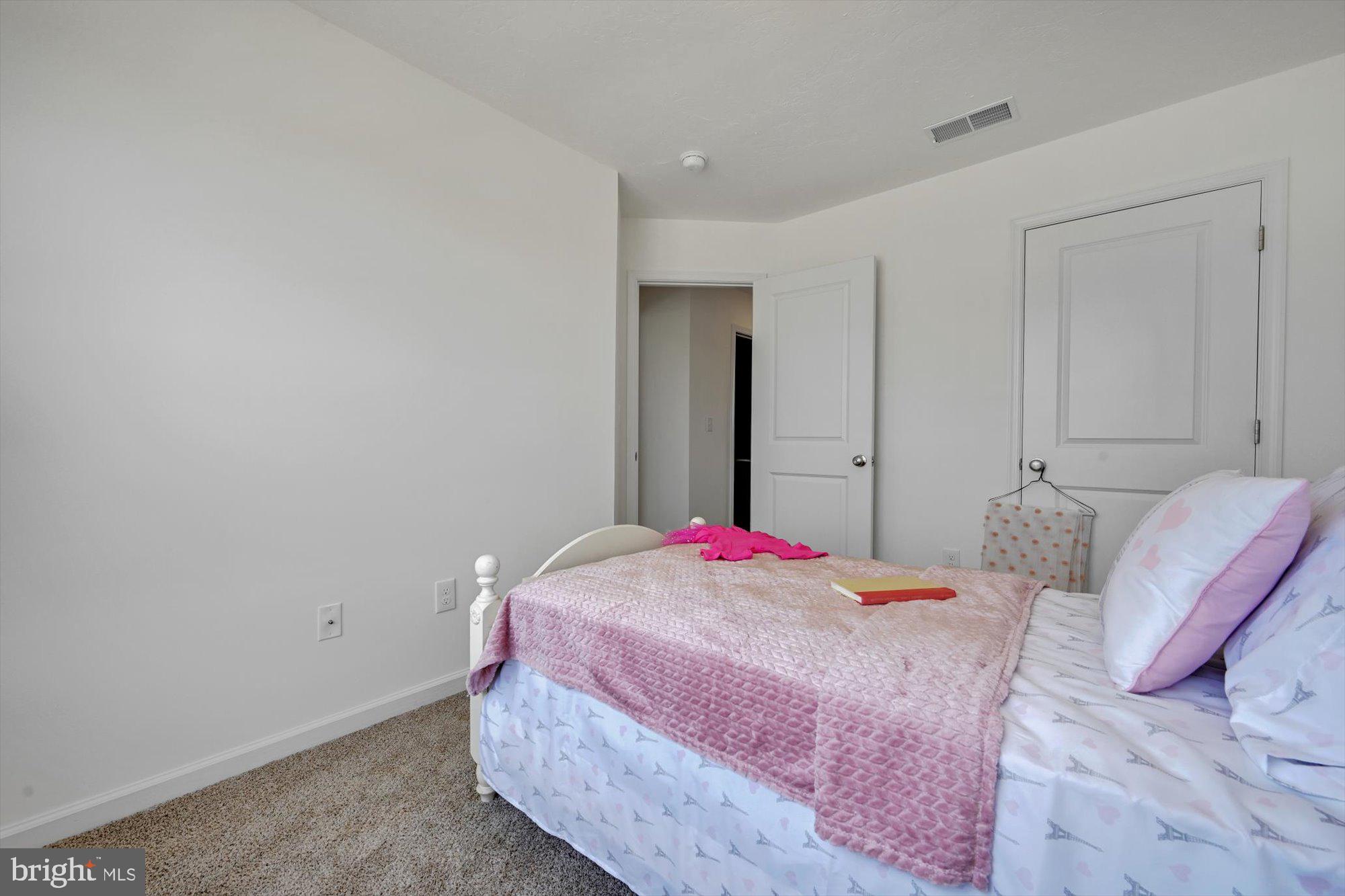 KINGS COURT AT BROWNSTONE - Residential