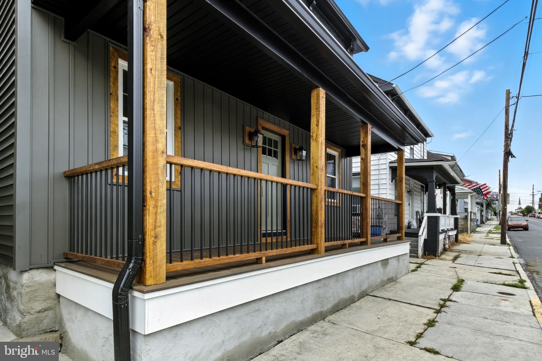 153 E KING STREET