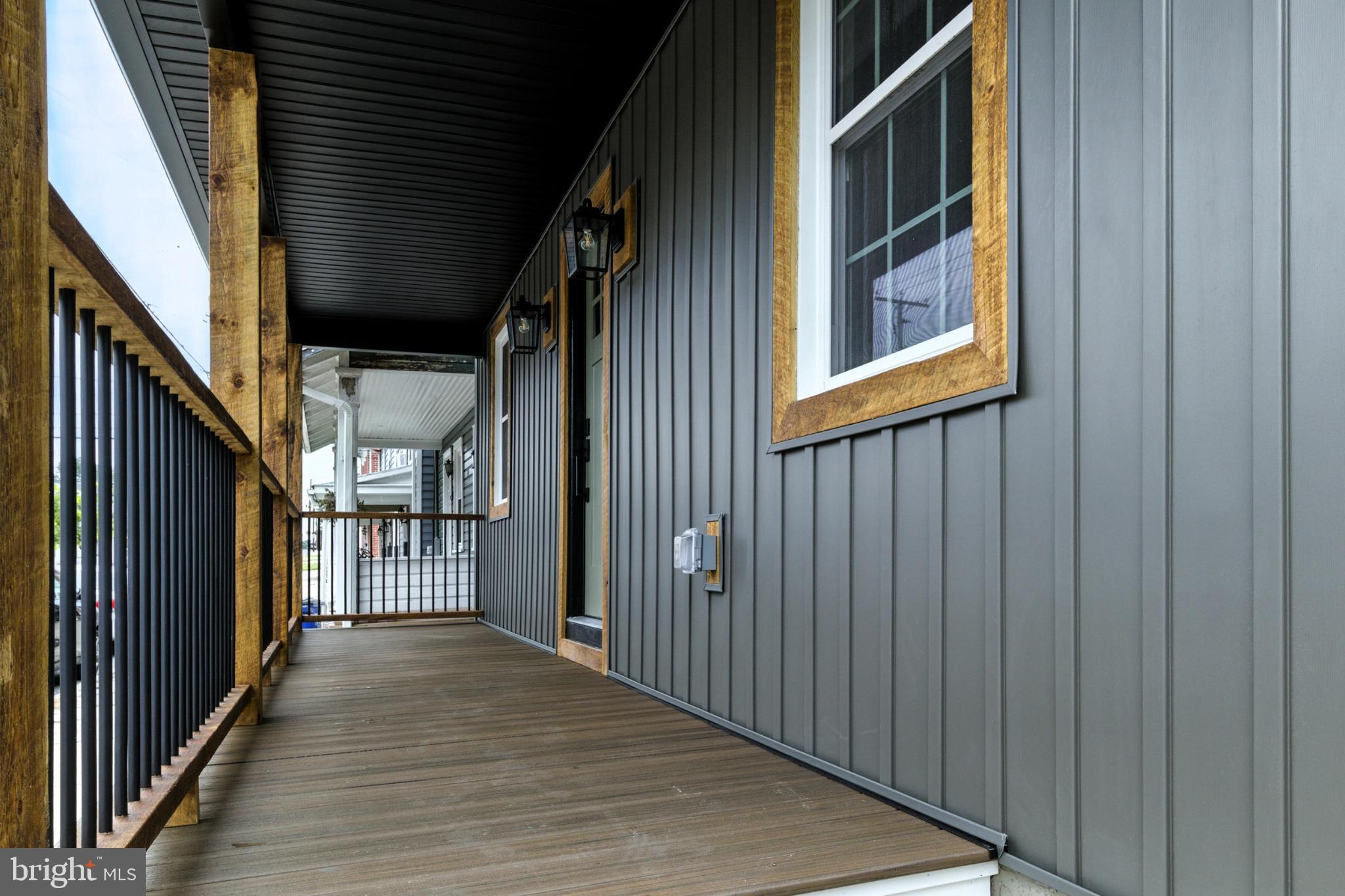 153 E KING STREET