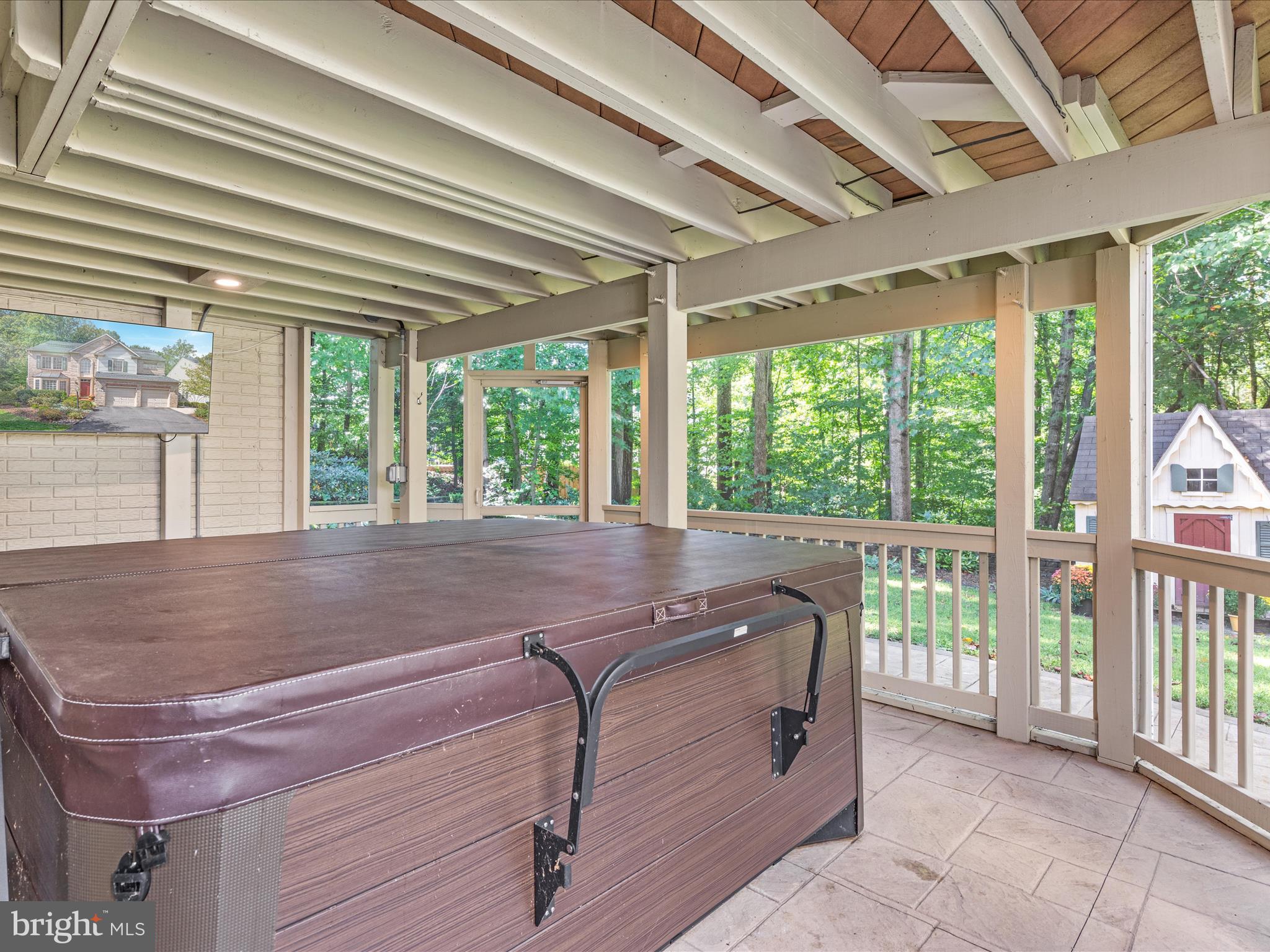 JAMES CREEK - Residential