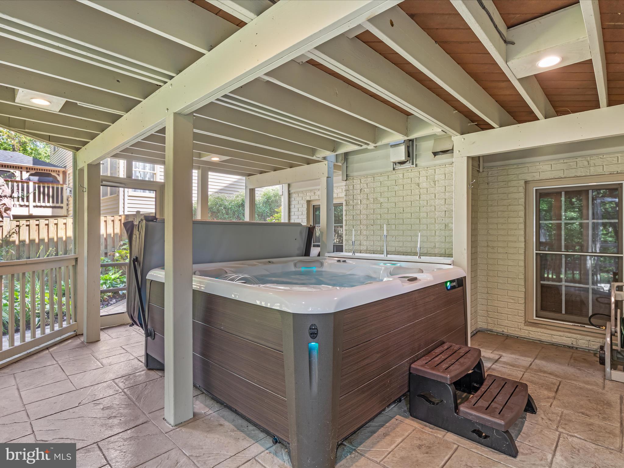 JAMES CREEK - Residential