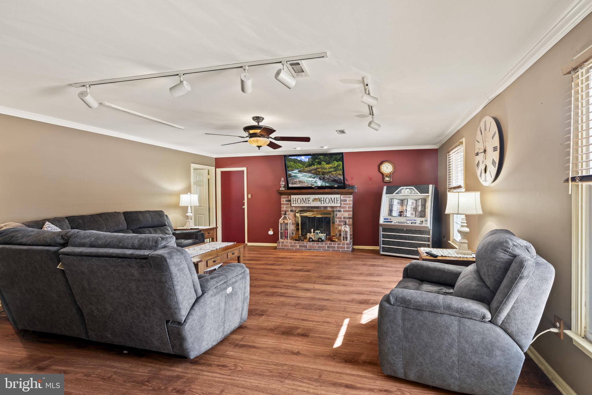 AMBLER HOUSE - Residential