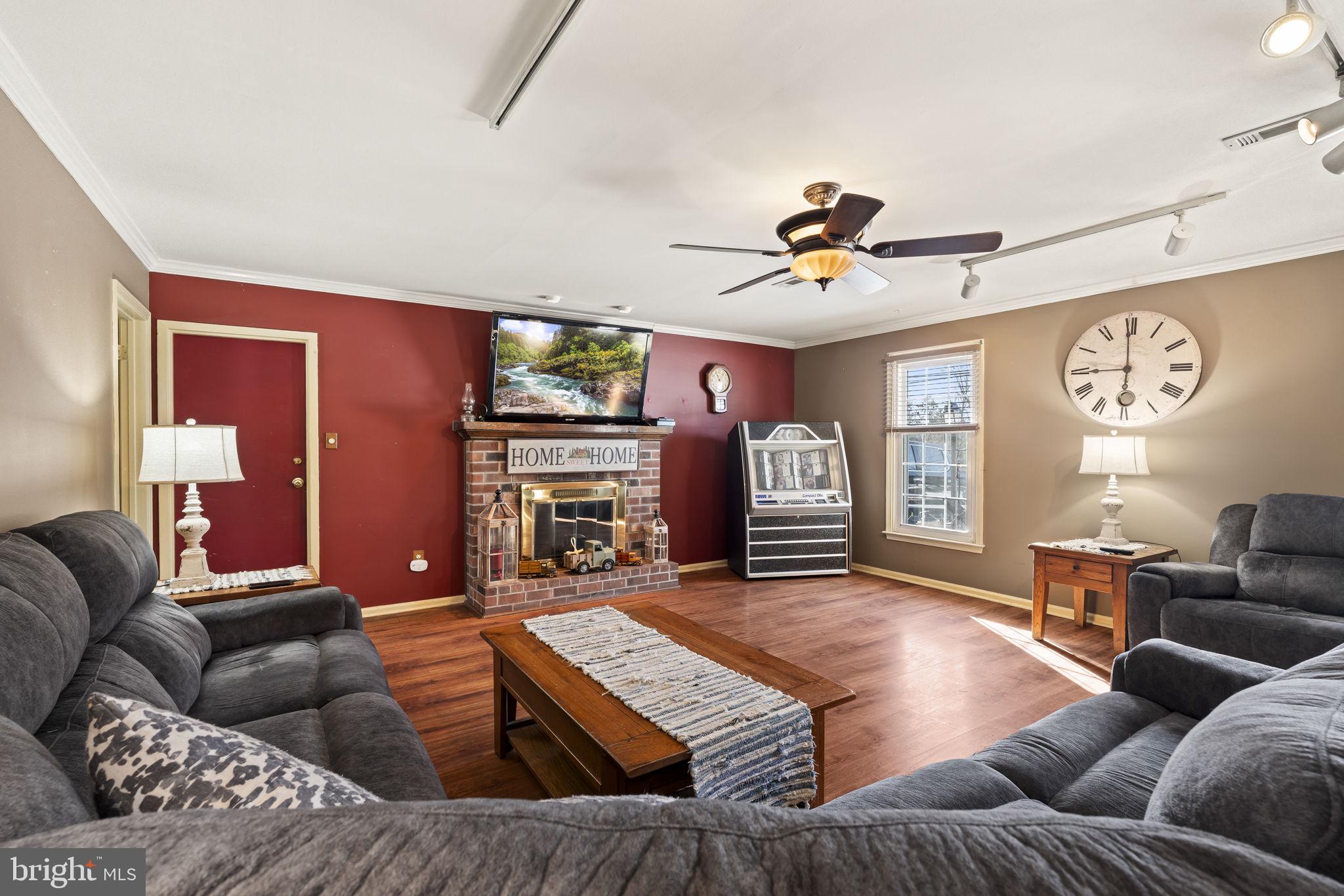 AMBLER HOUSE - Residential