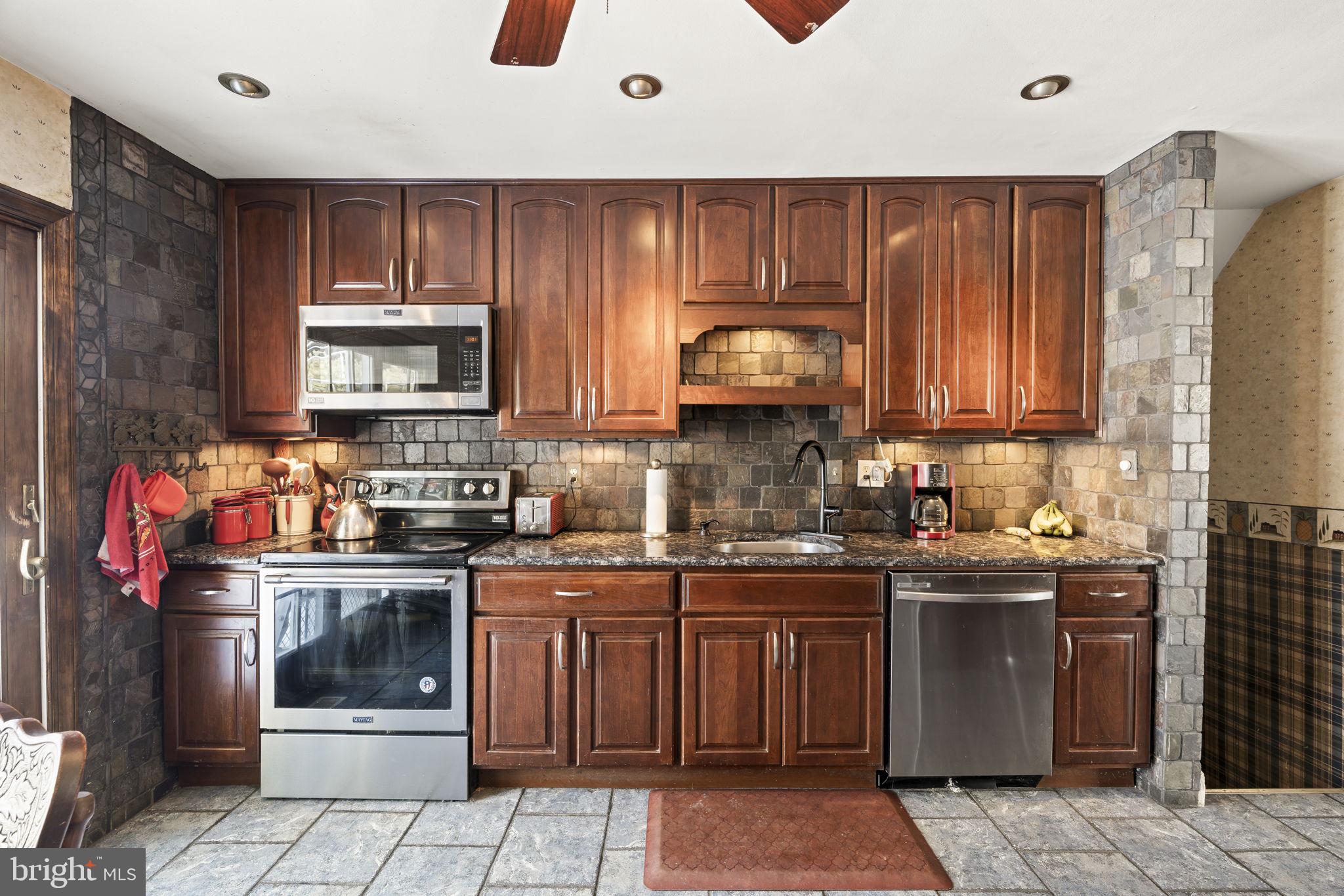 AMBLER HOUSE - Residential