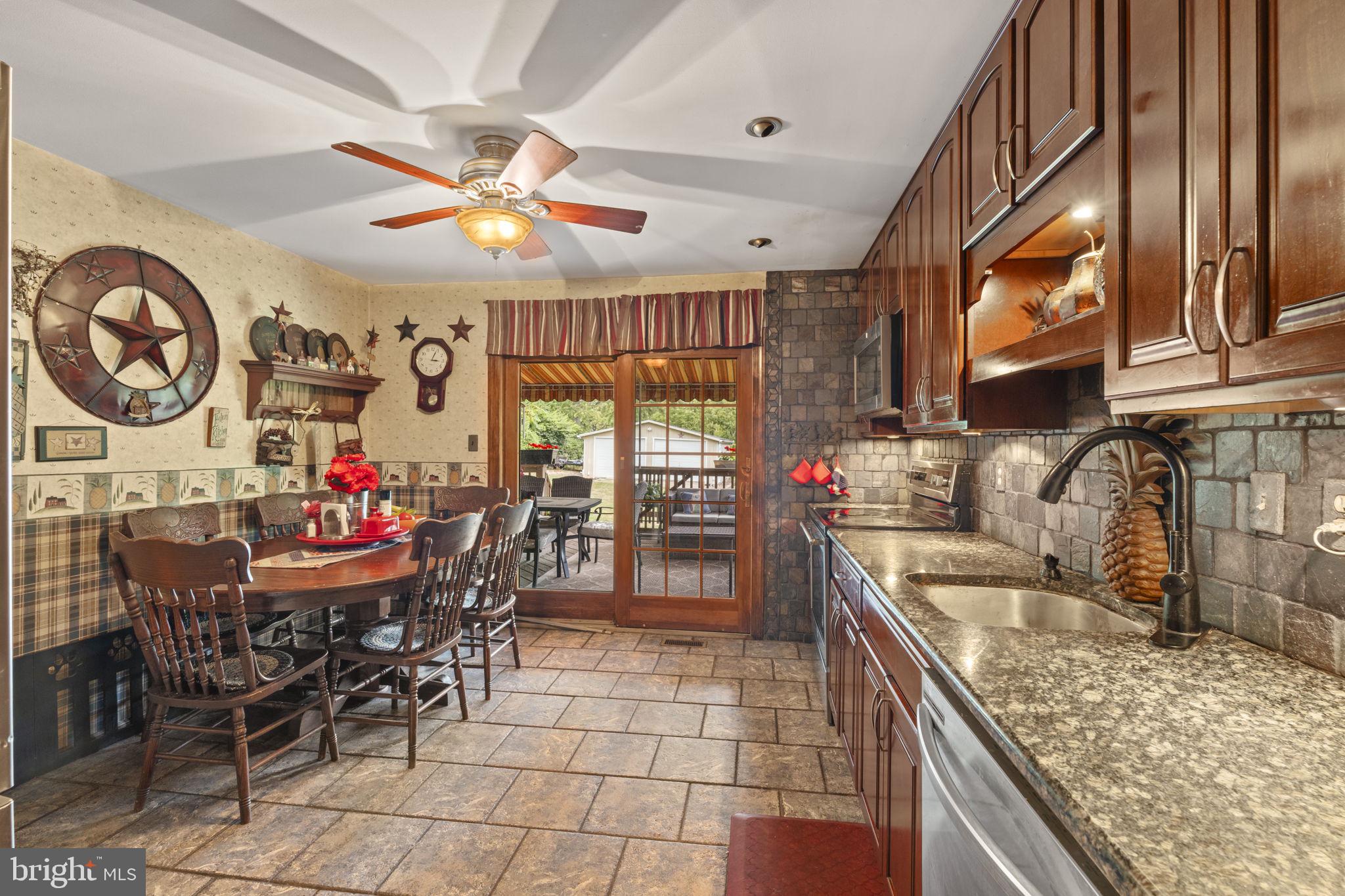 AMBLER HOUSE - Residential