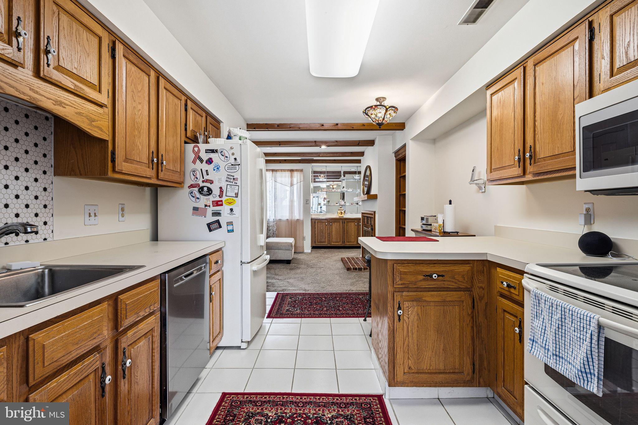 YARDLEY CORNERS - Residential