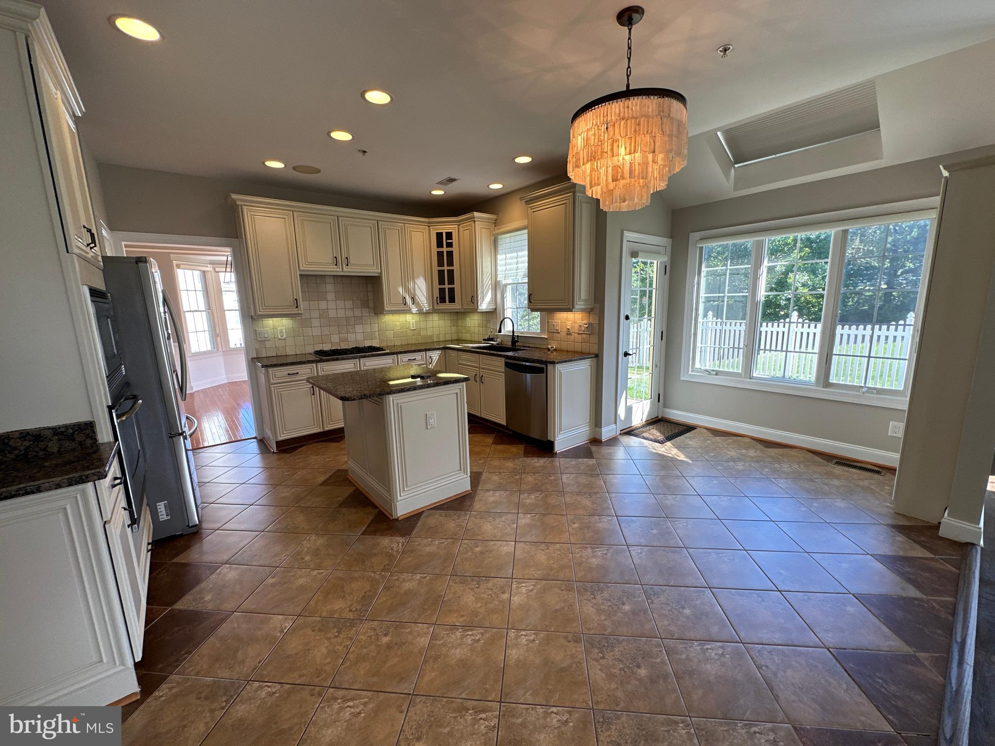 HOYLES MILL VILLAGE - Residential Lease