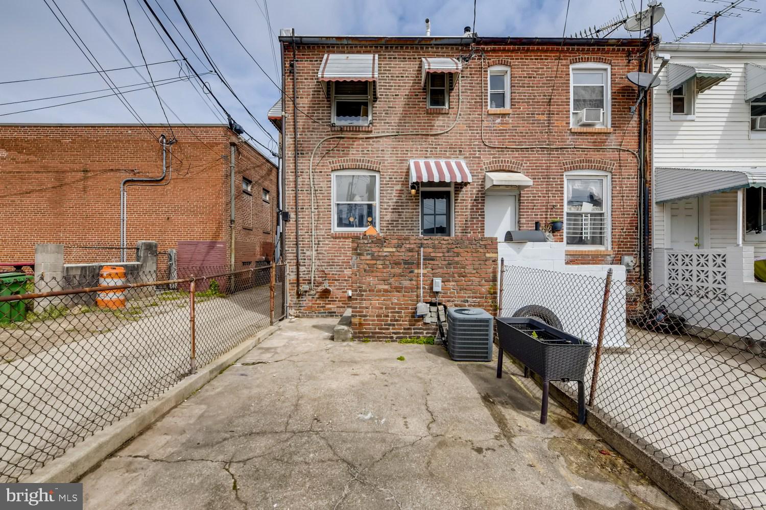 HIGHLANDTOWN - Residential