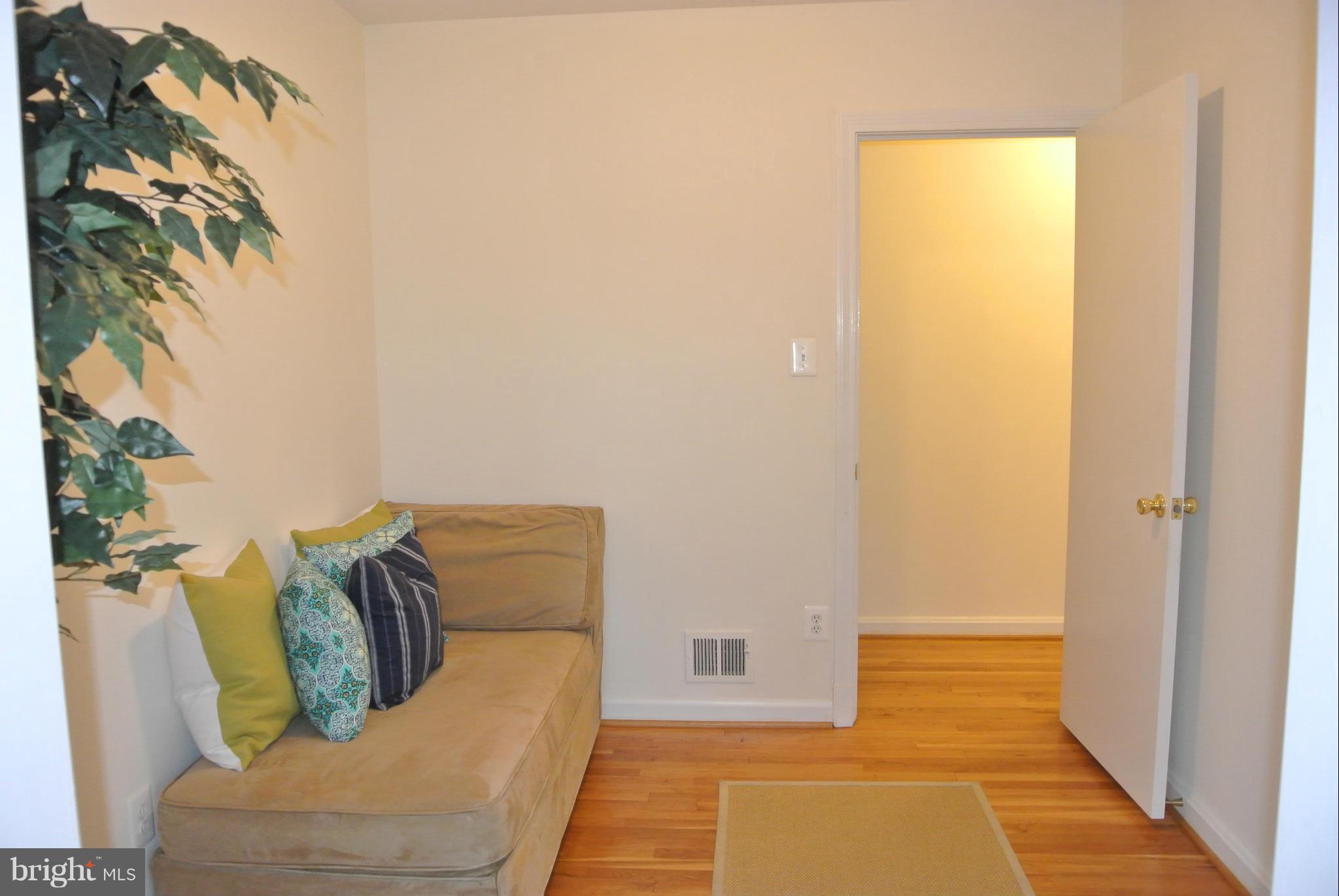 GEORGETOWN VILLAGE - Residential Lease