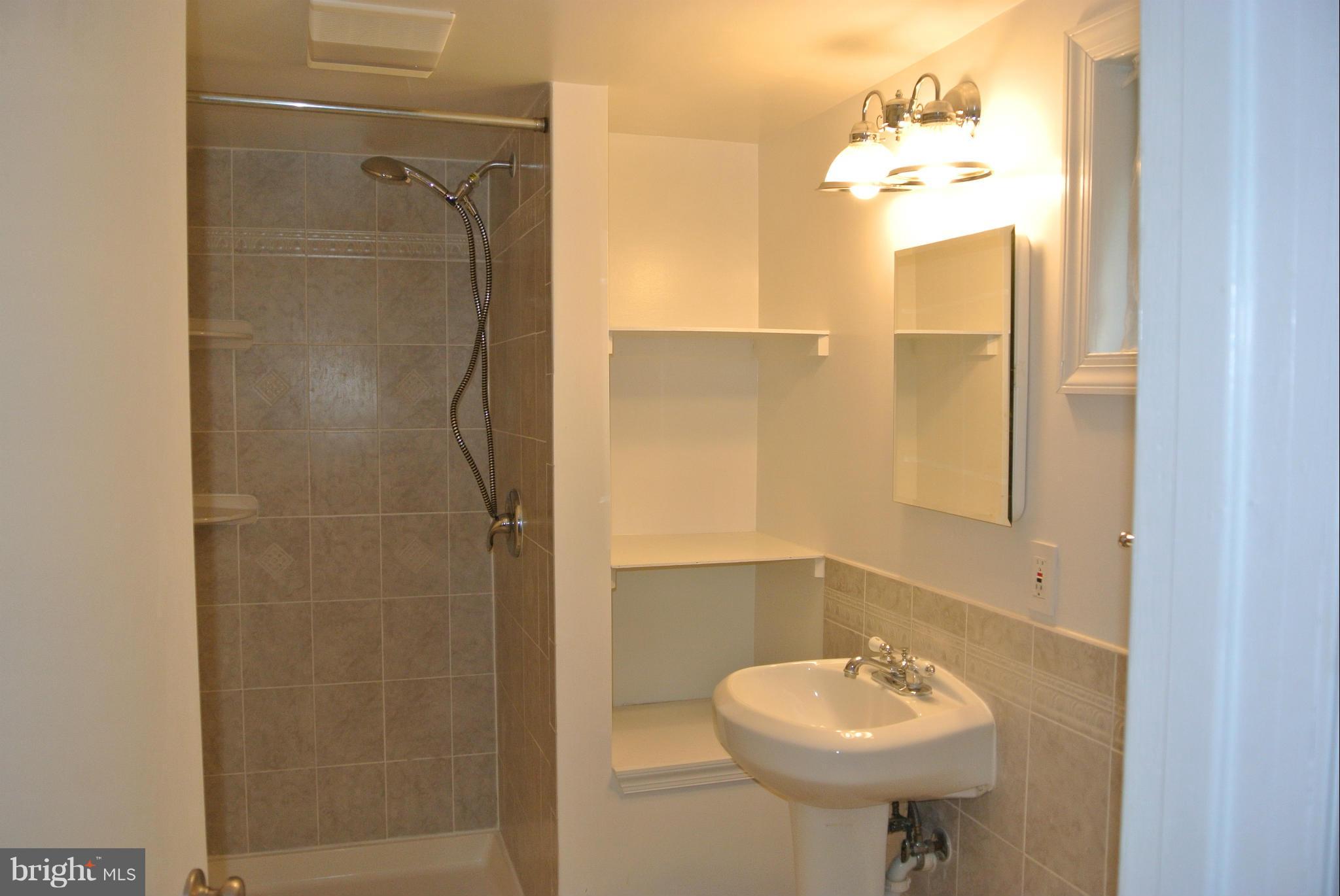 GEORGETOWN VILLAGE - Residential Lease