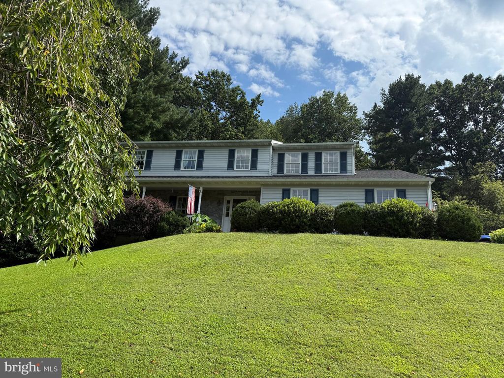 Photo of 986 W Penn Grant Road, WILLOW STREET, PA 17584 (MLS # PALA2074950)