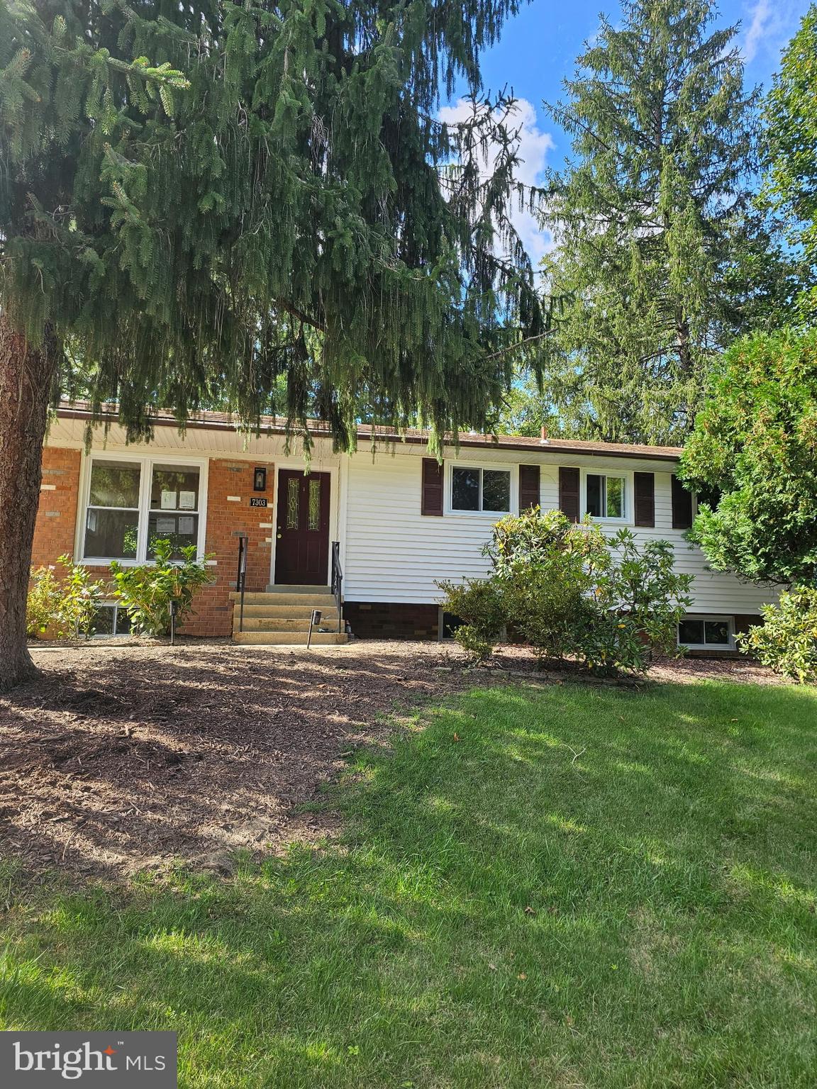 7303 EPPING AVENUE