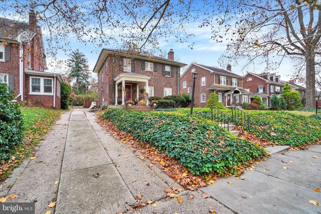 Photo of 170 Irving Road, YORK, PA 17403 (MLS # PAYK2093616)