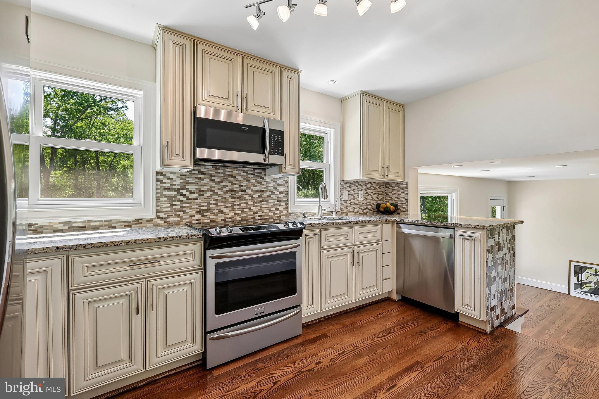 11341 CRESCENT DRIVE