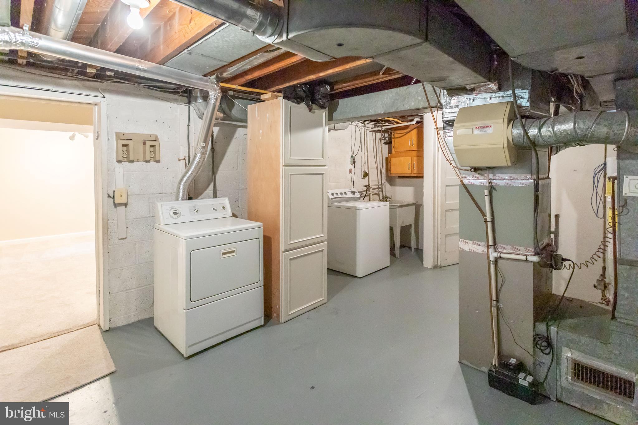 COUNTRY CLUB GROVE - Residential