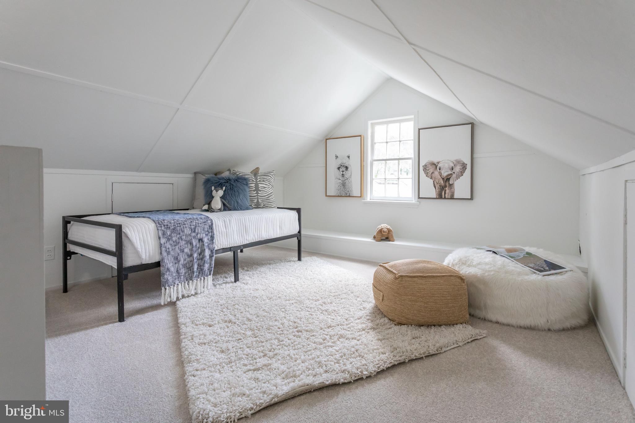 COUNTRY CLUB GROVE - Residential