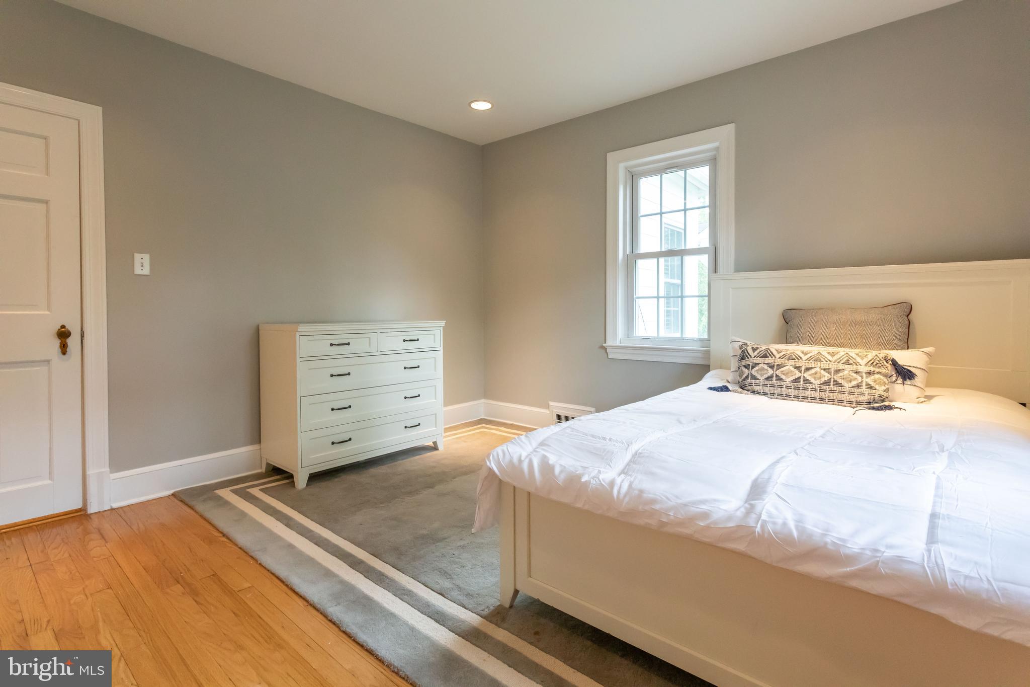 COUNTRY CLUB GROVE - Residential